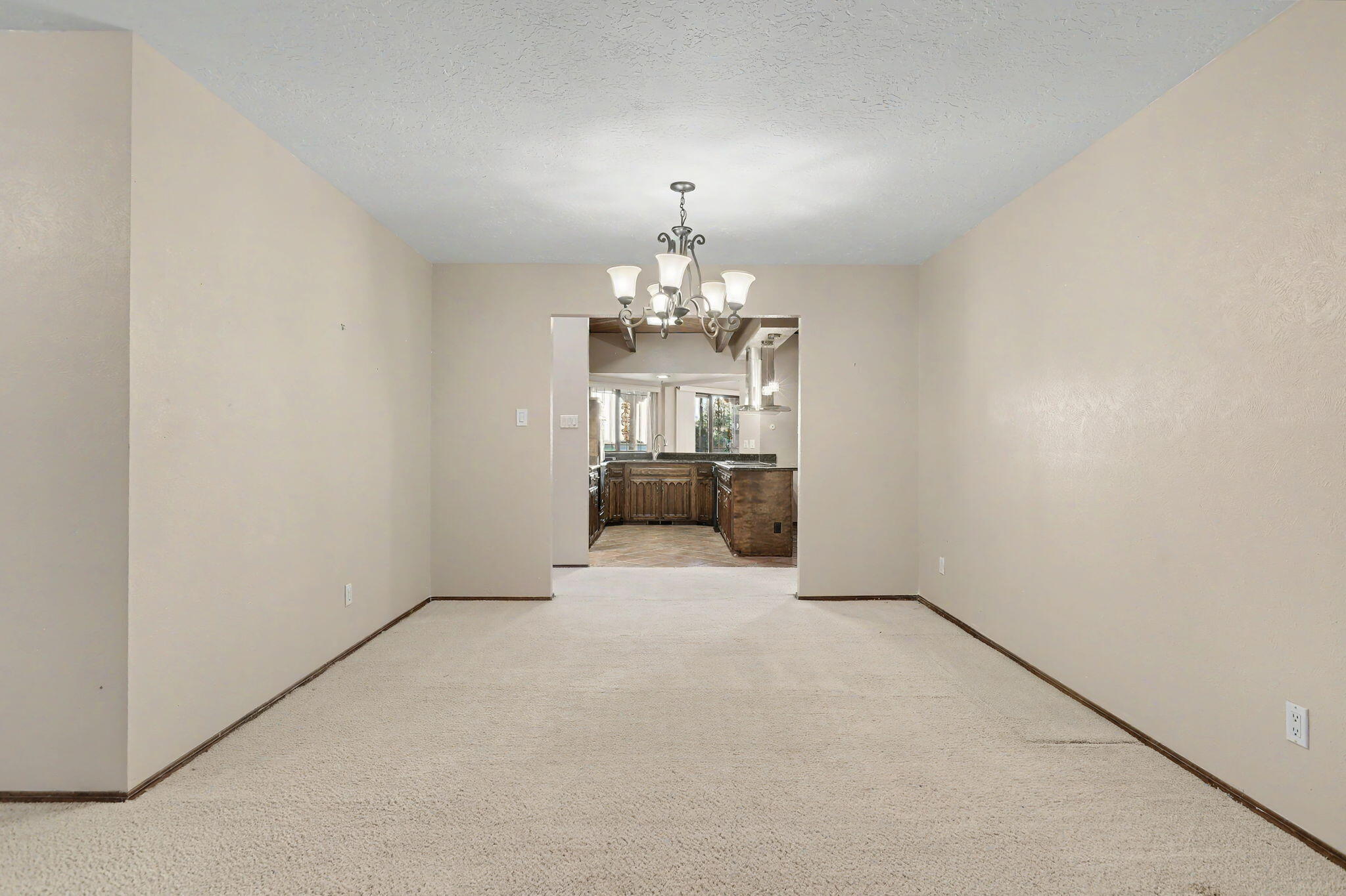 Photo 2 — 1131 Marigold Drive NE