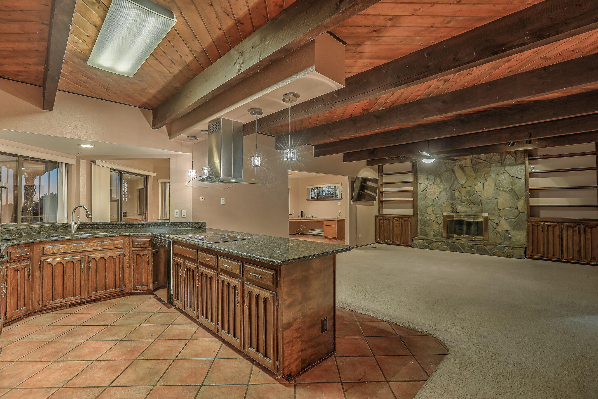 Photo 8 — 1131 Marigold Drive NE
