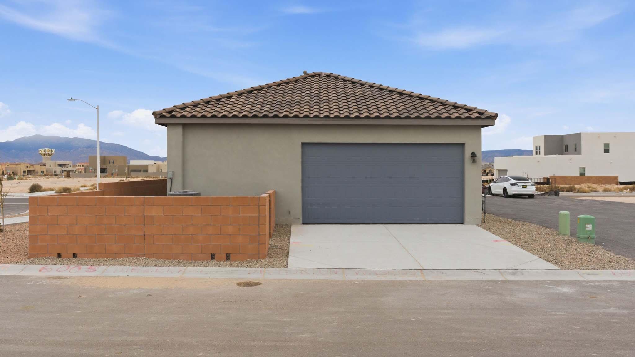 Photo 4 — 6039 Diebenkorn Drive SE