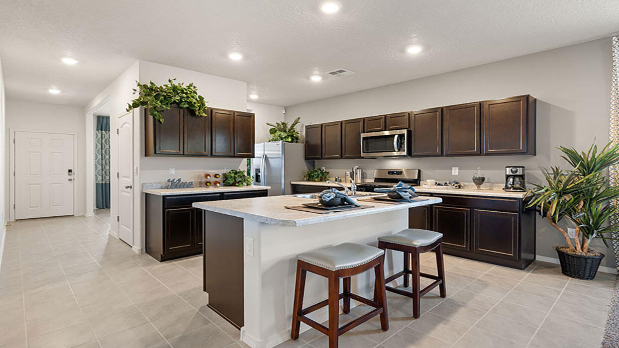 Photo 2 — 1499 Las Colinas Road NW
