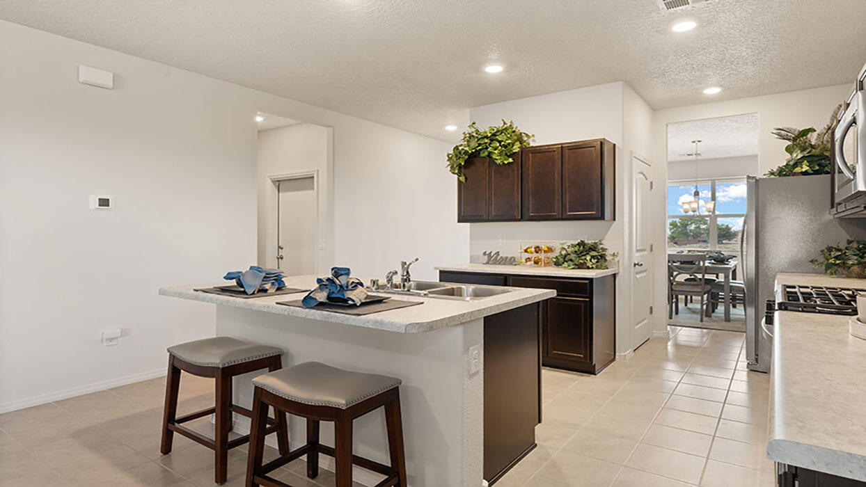 Photo 4 — 1499 Las Colinas Road NW