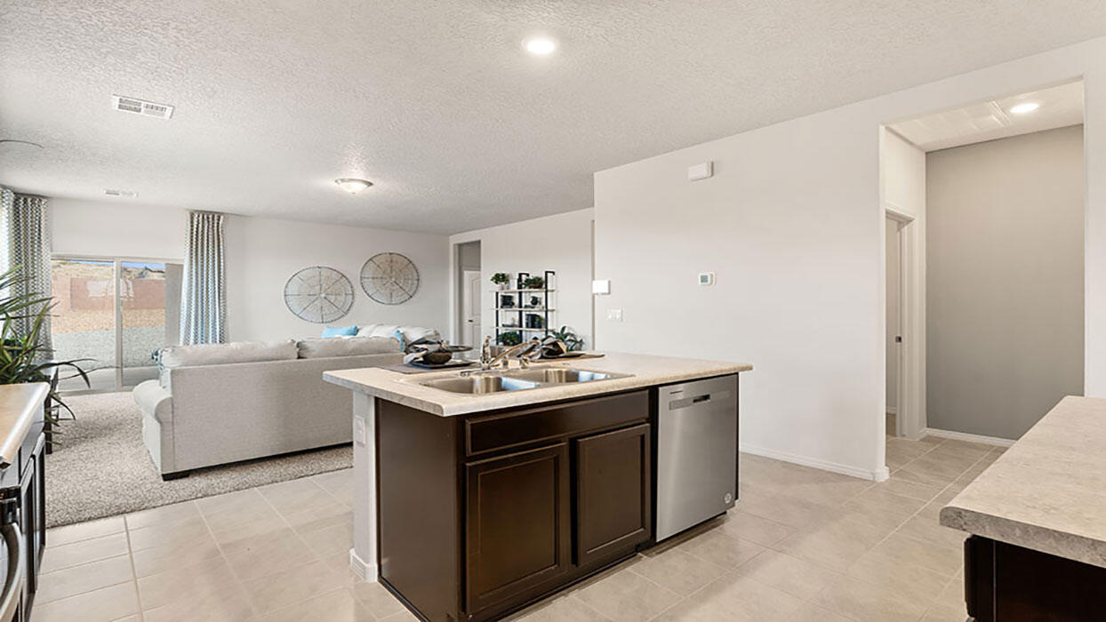 Photo 5 — 1499 Las Colinas Road NW