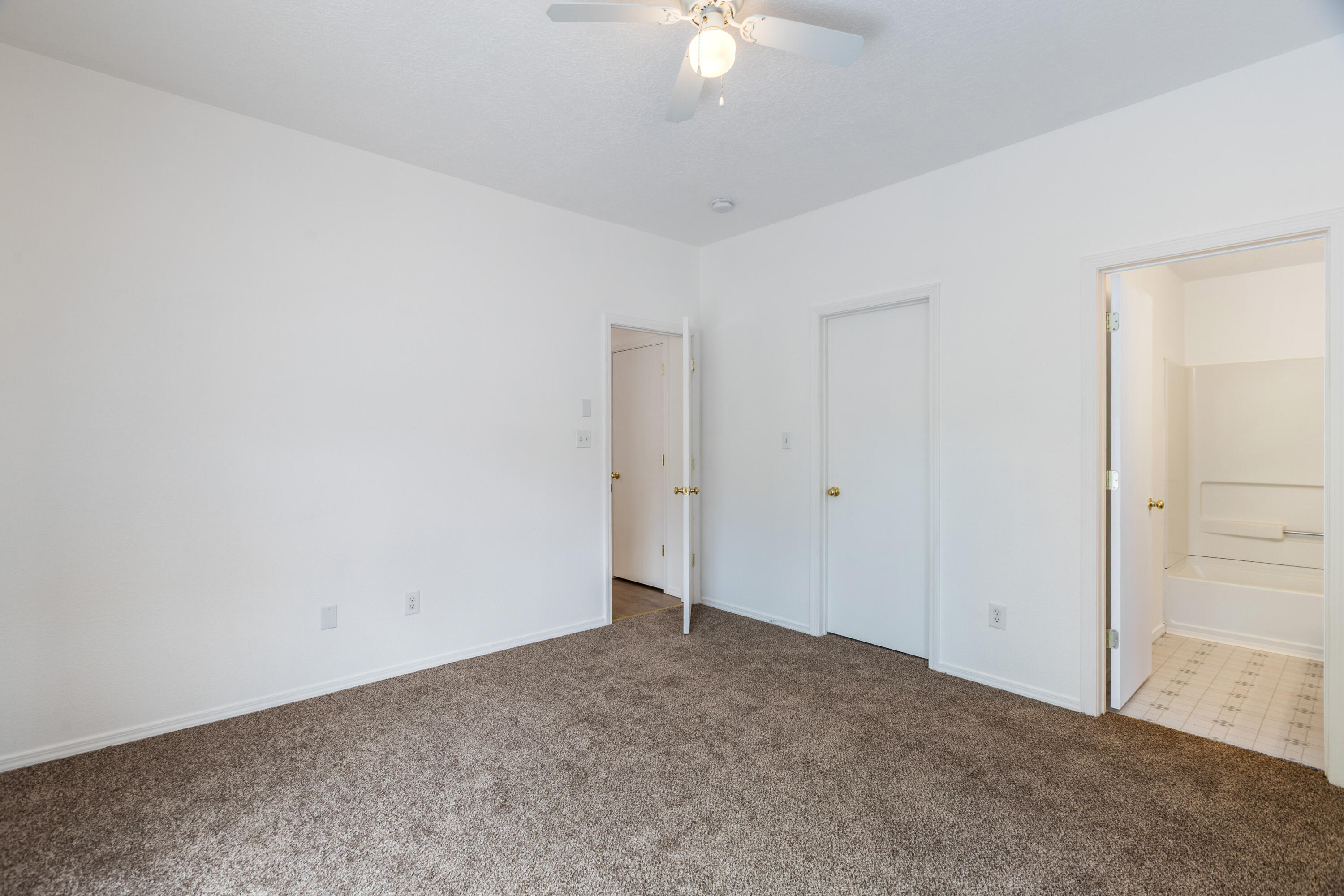 Photo 14 — 7524 Cricket Hill Drive NE