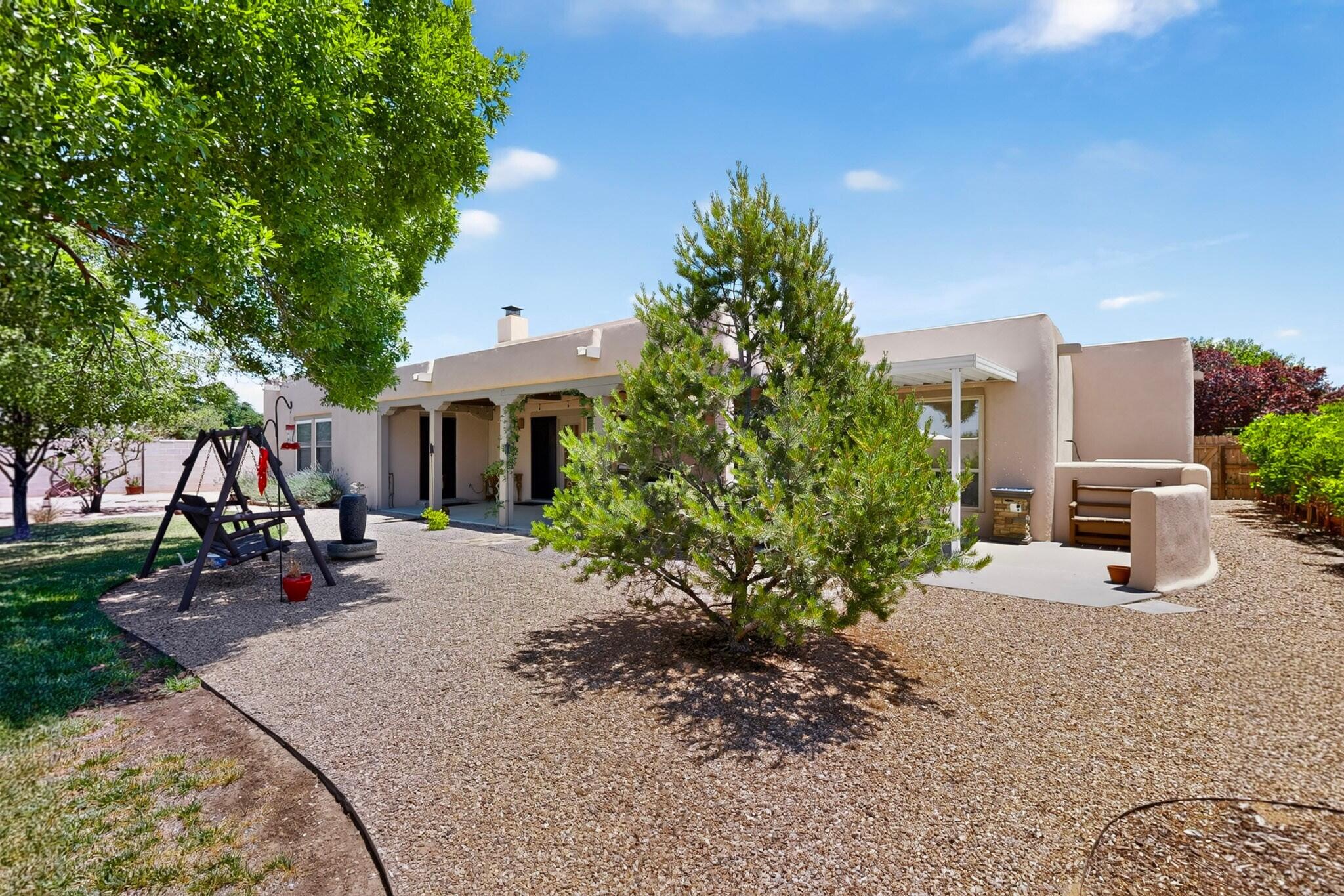 Photo 2 — 1425 Crestview Drive SW