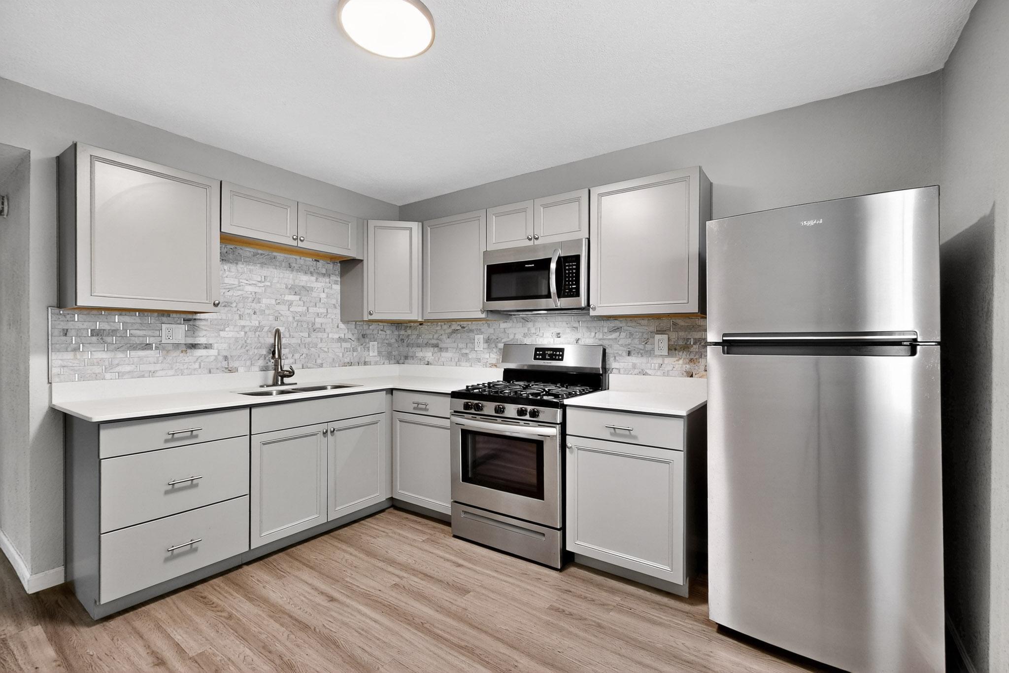 Photo 19 — 1812 Buena Vista Drive SE 4