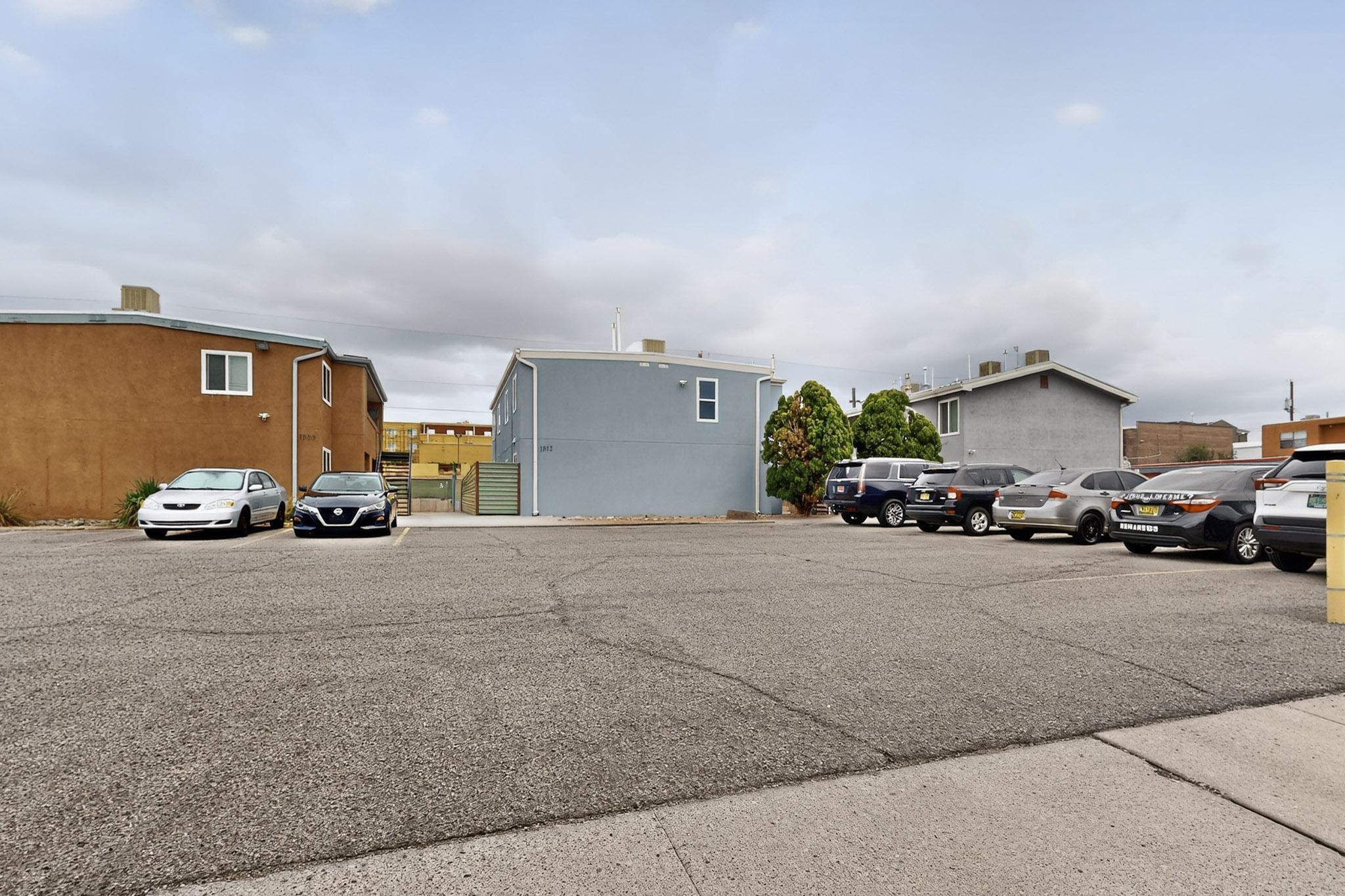 Photo 12 — 1812 Buena Vista Drive SE 4