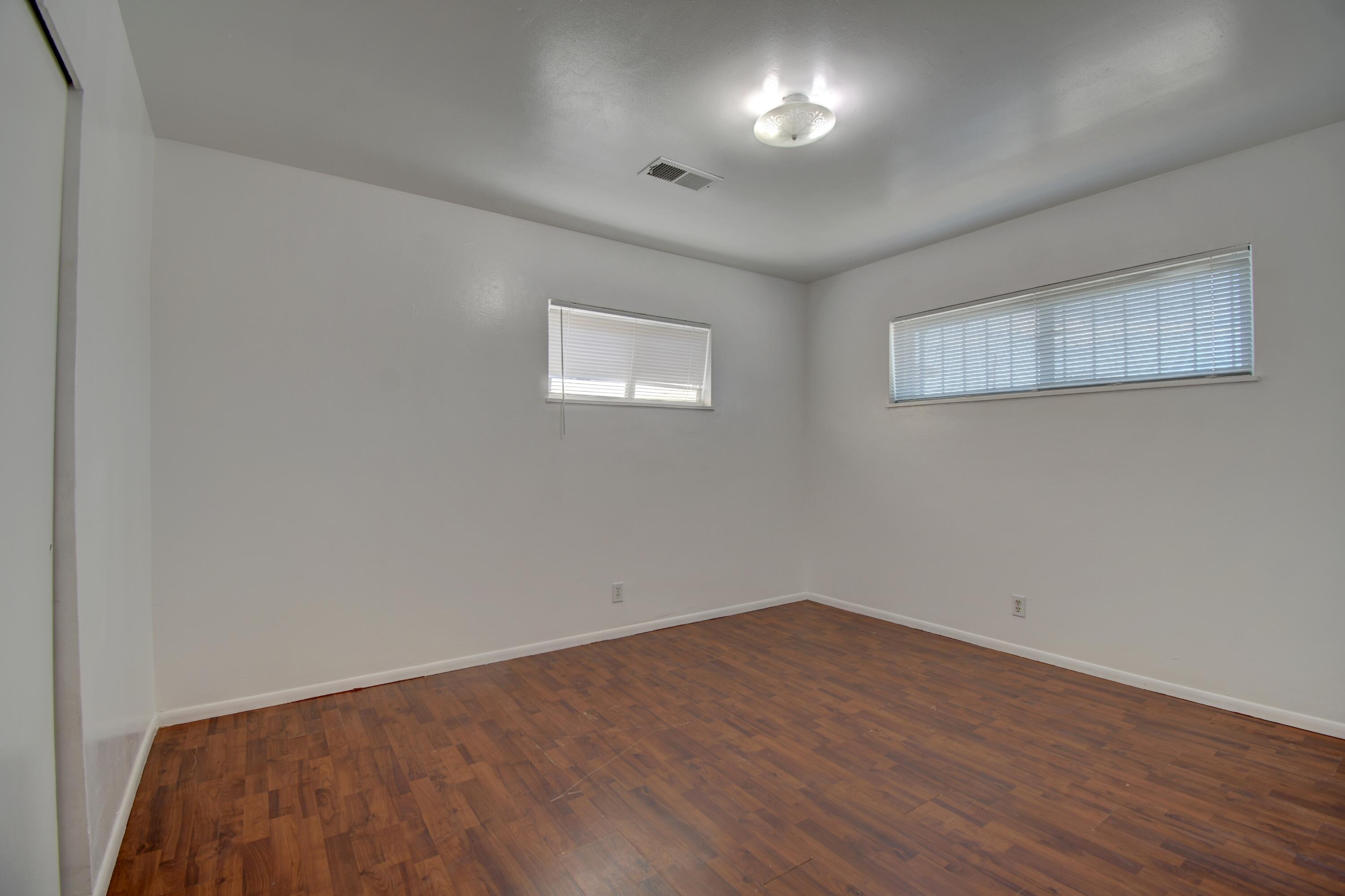 Photo 6 — 3513 Crest Avenue SE