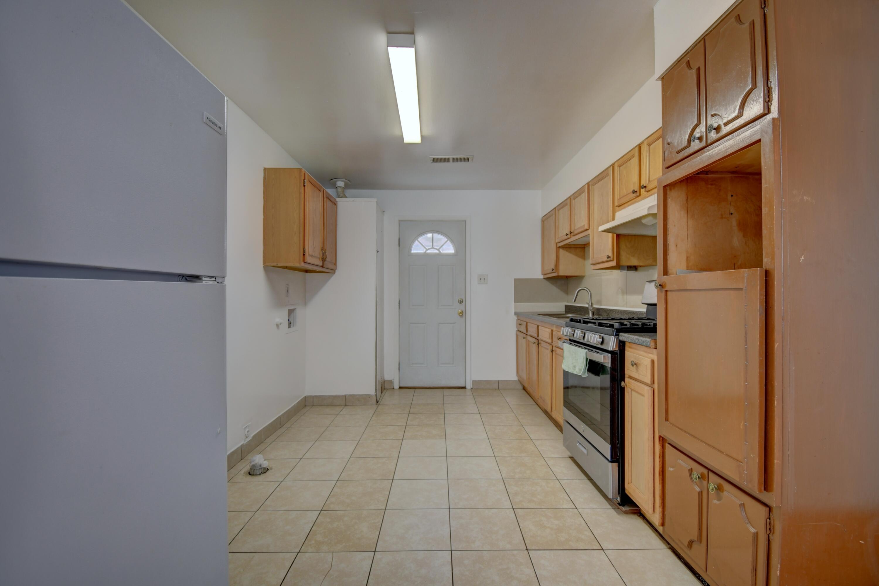 Photo 11 — 3513 Crest Avenue SE