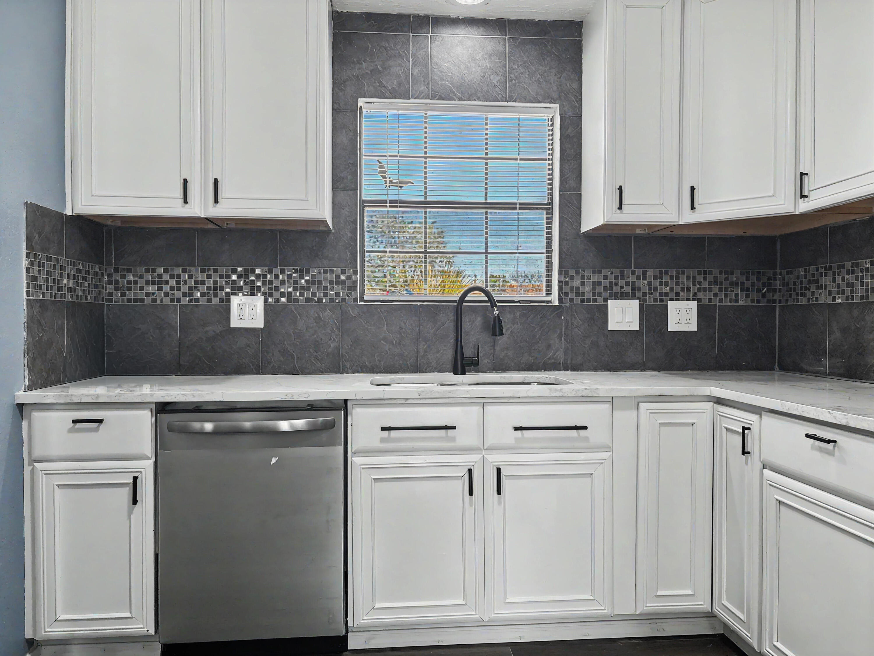 Photo 7 — 877 Arkansas Street SE