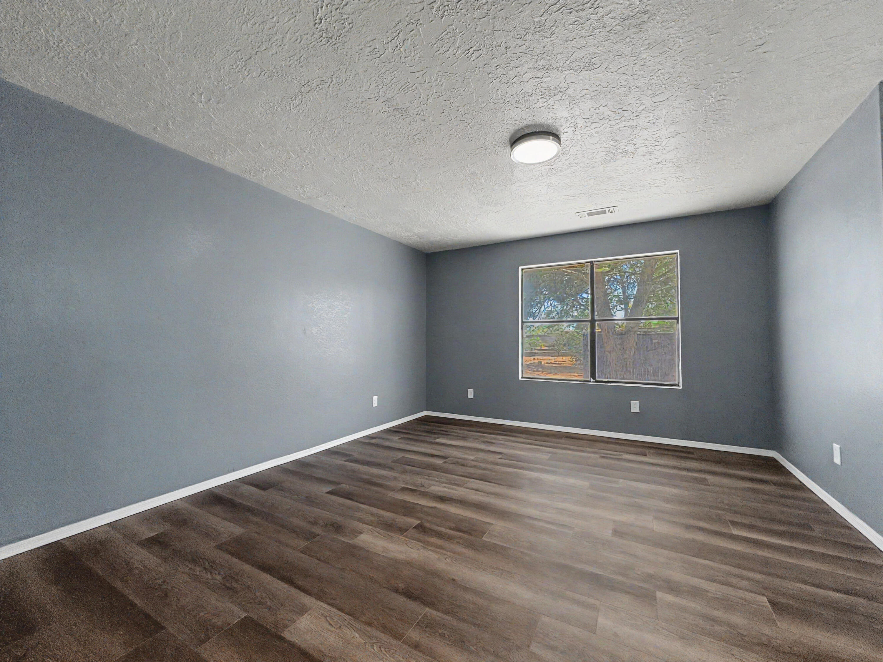 Photo 11 — 877 Arkansas Street SE
