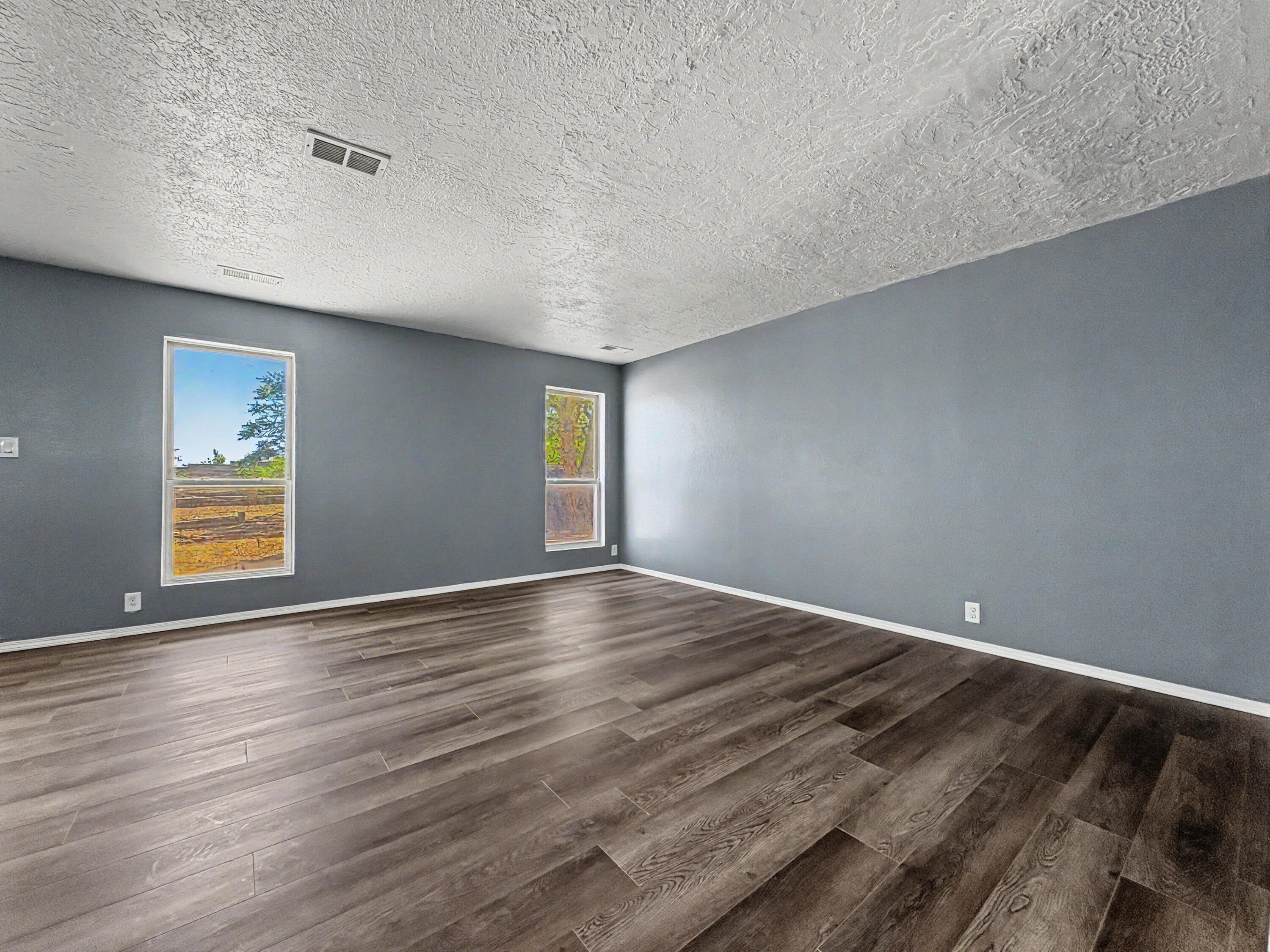 Photo 2 — 877 Arkansas Street SE