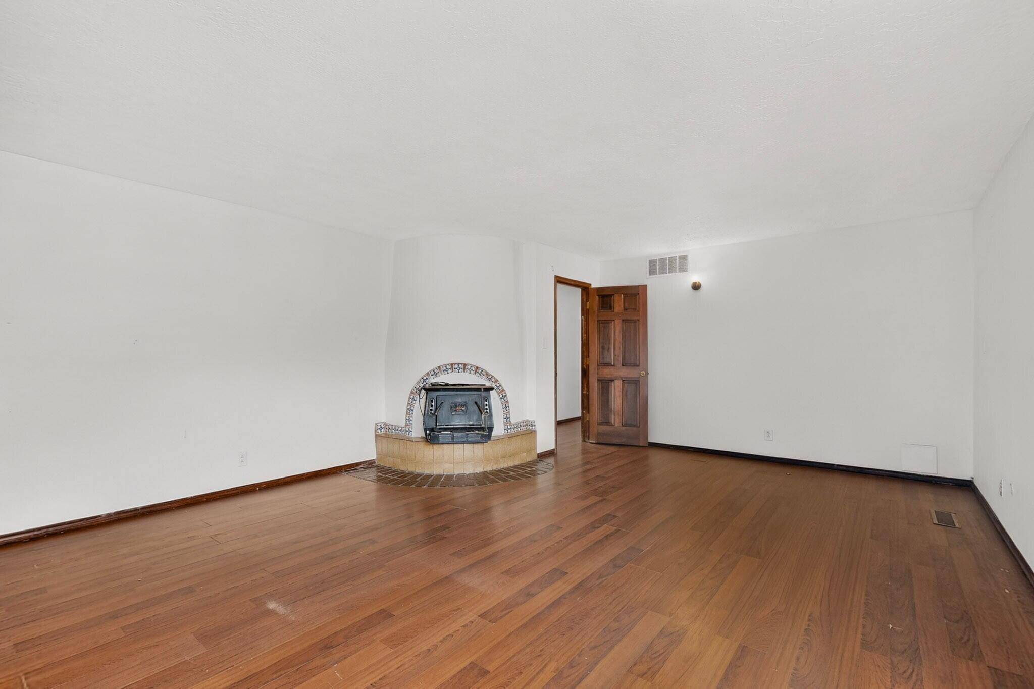 Photo 14 — 3300 La Mancha Drive NW