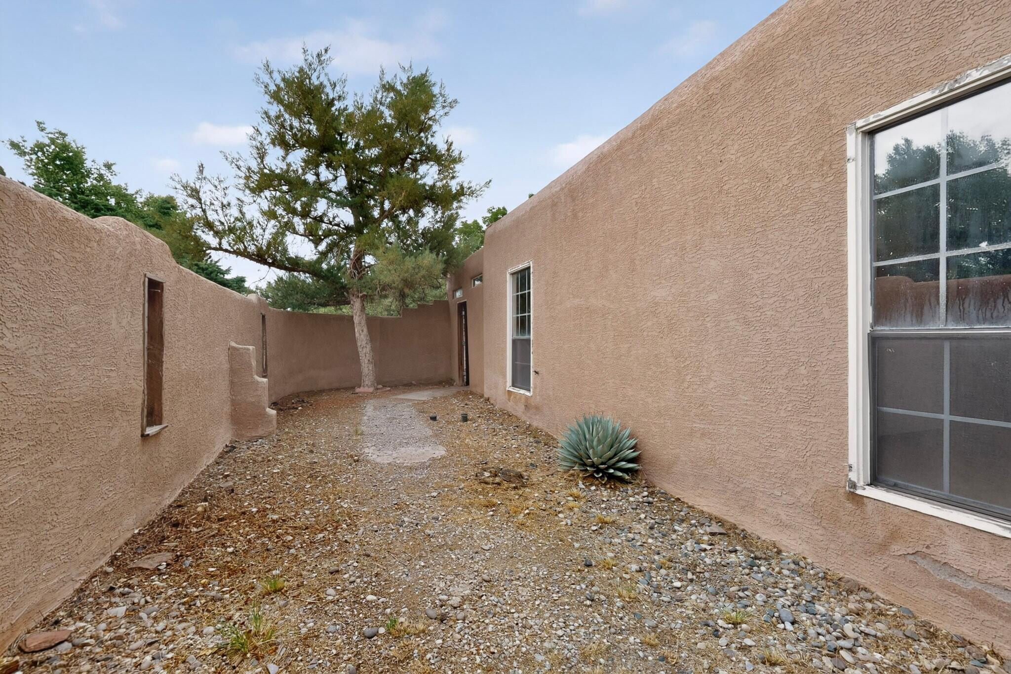 Photo 5 — 3300 La Mancha Drive NW