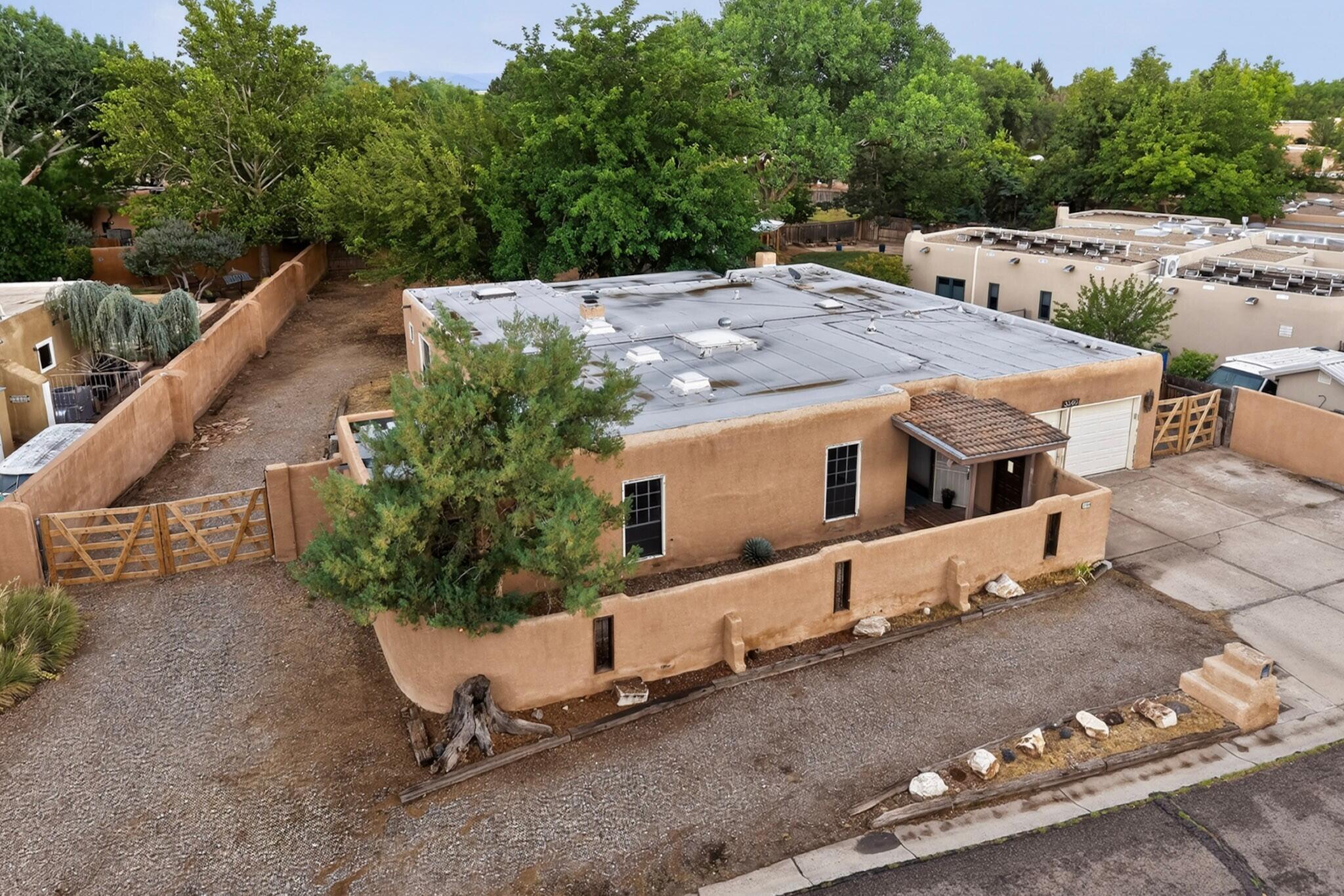 Photo 11 — 3300 La Mancha Drive NW