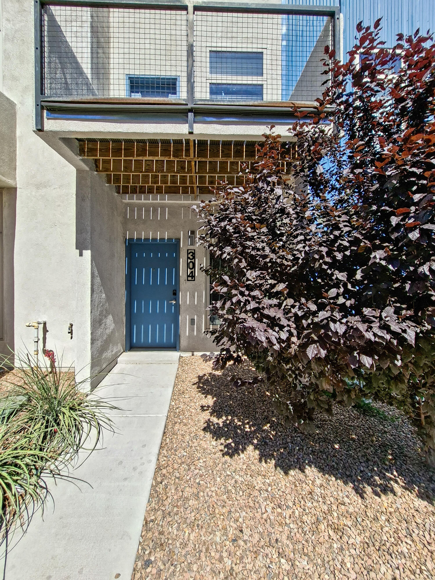 304 Titanium Street SW, Albuquerque, NM 87102