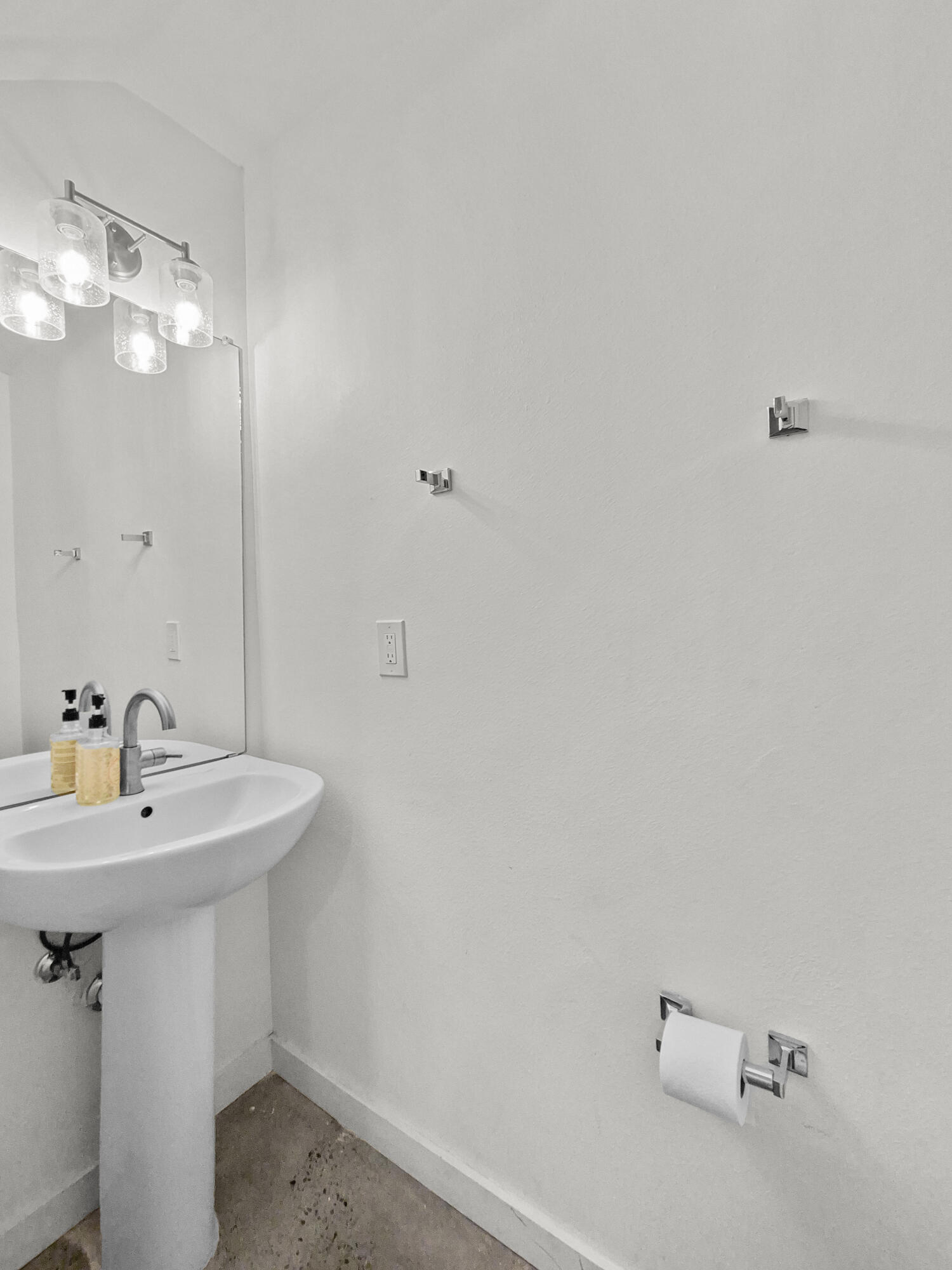 Photo 8 — 304 Titanium Street SW