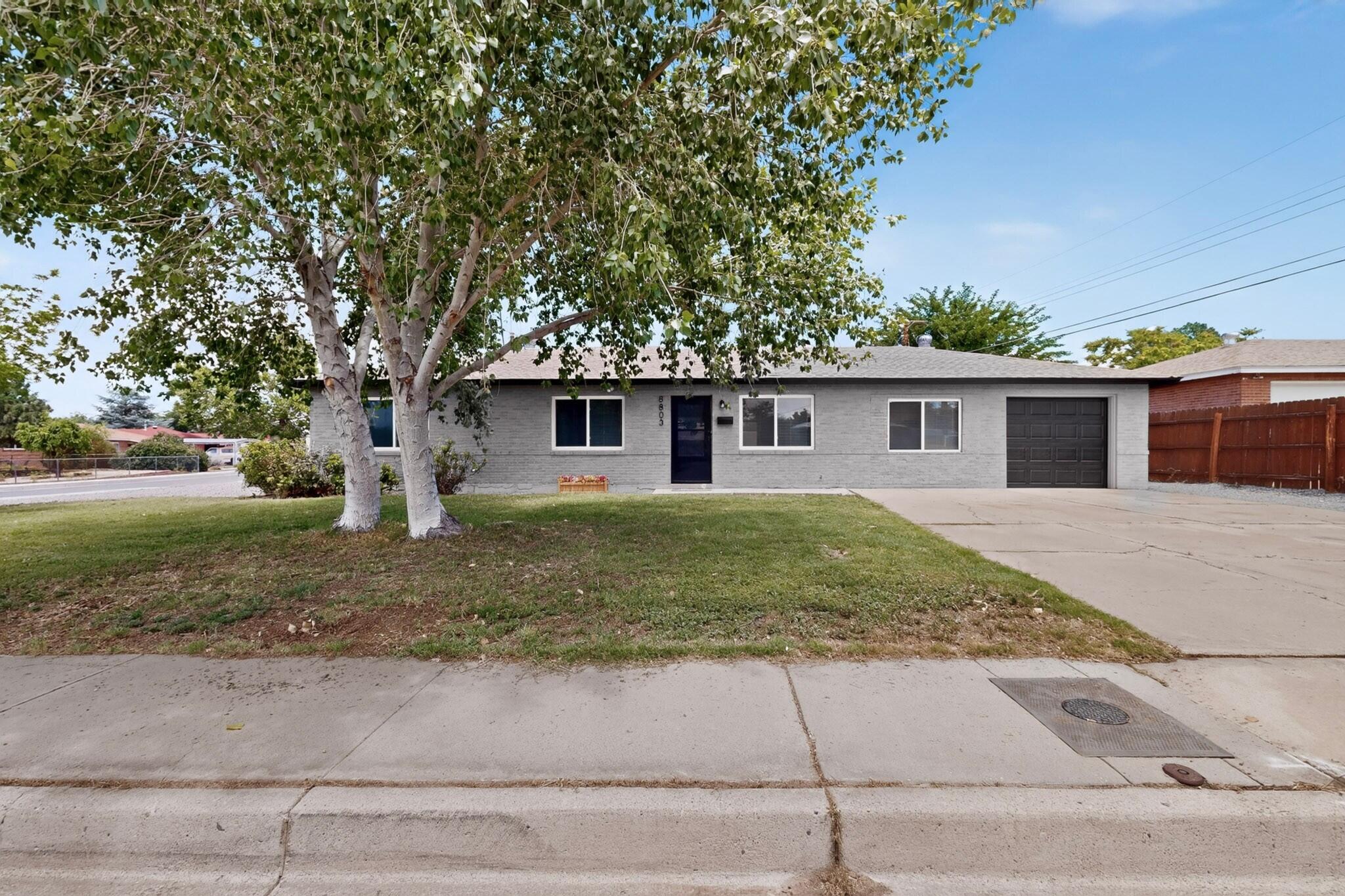 8803 Los Arboles Avenue NE