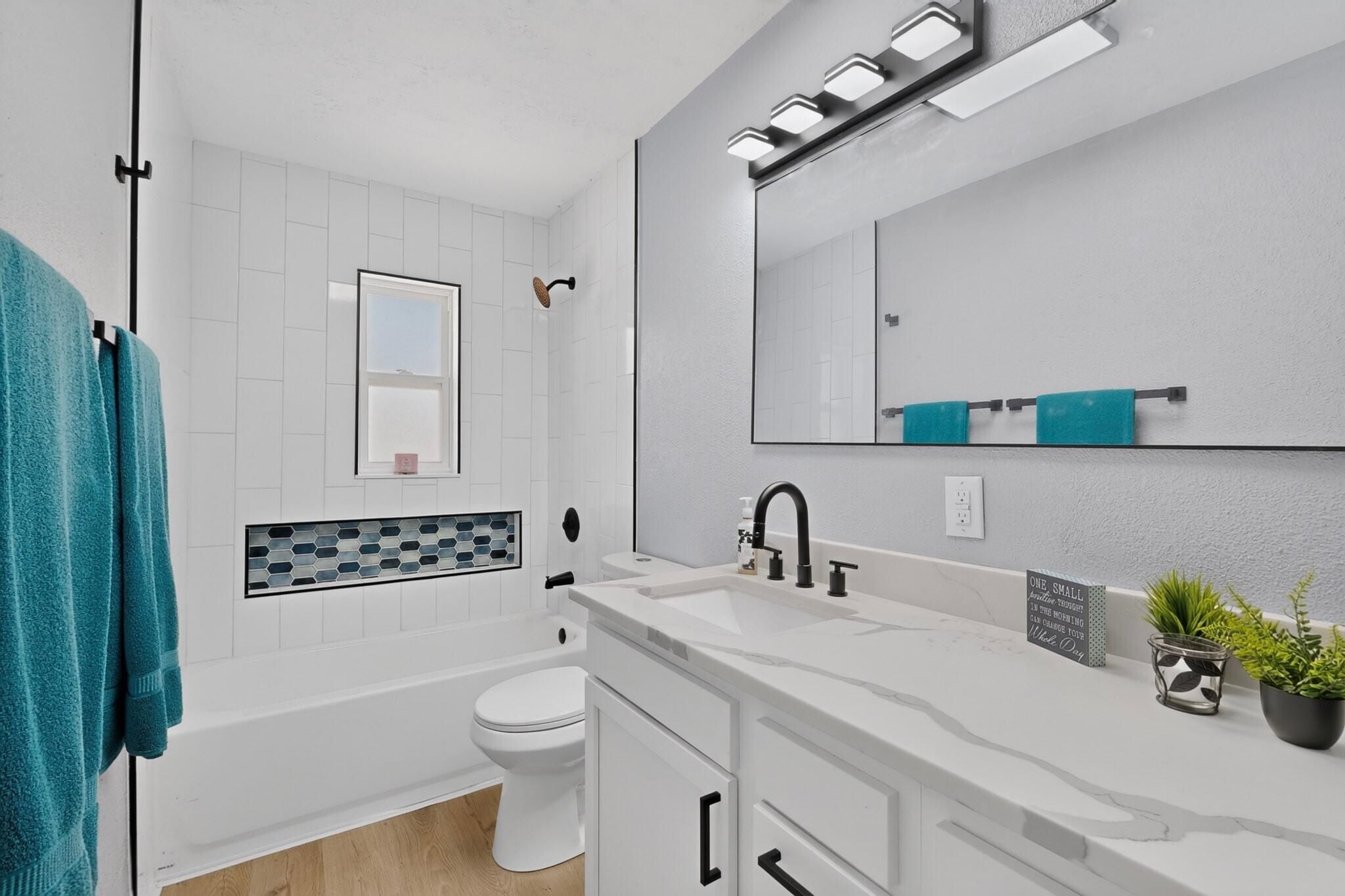 Photo 20 — 8803 Los Arboles Avenue NE
