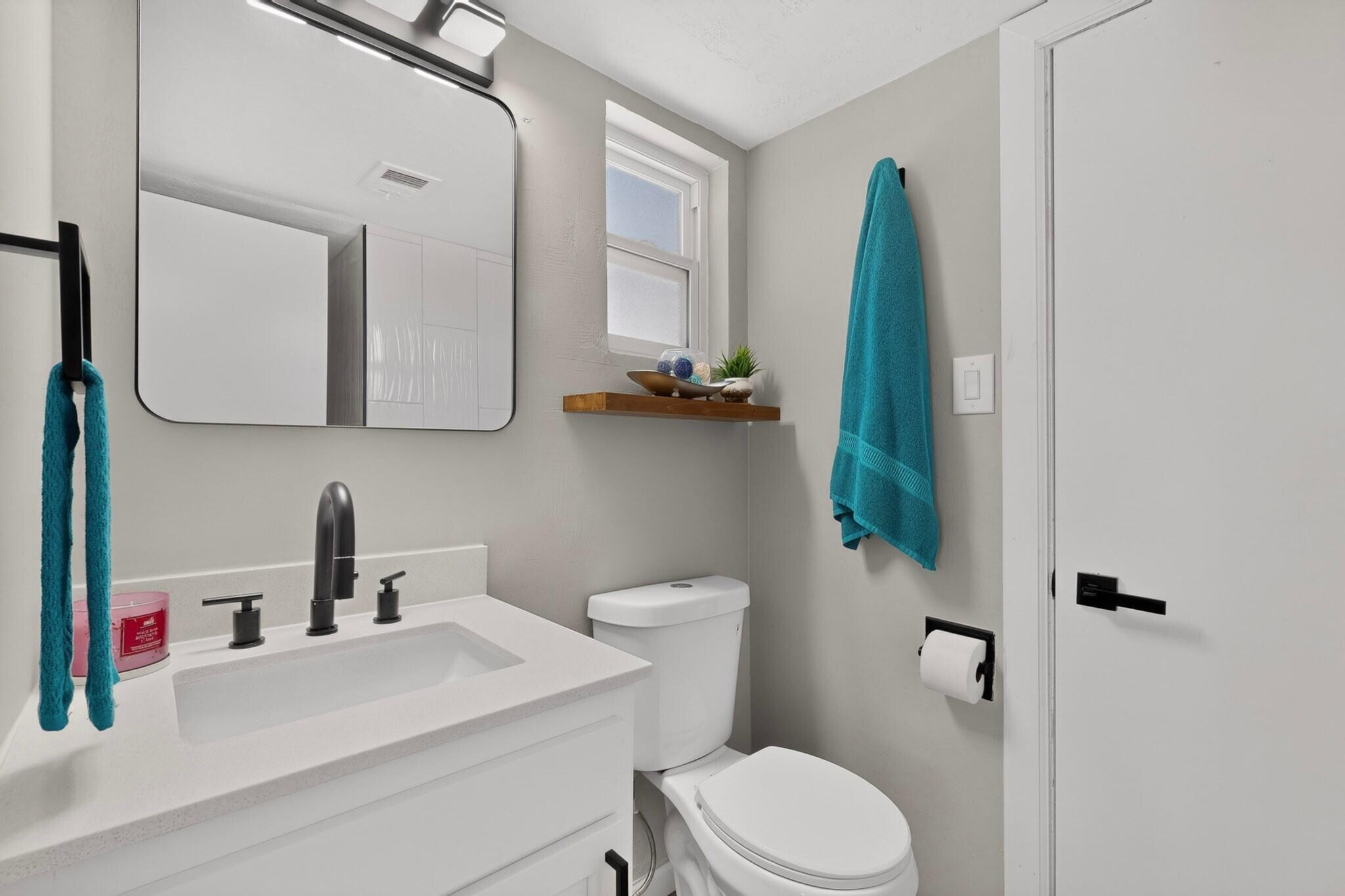 Photo 17 — 8803 Los Arboles Avenue NE