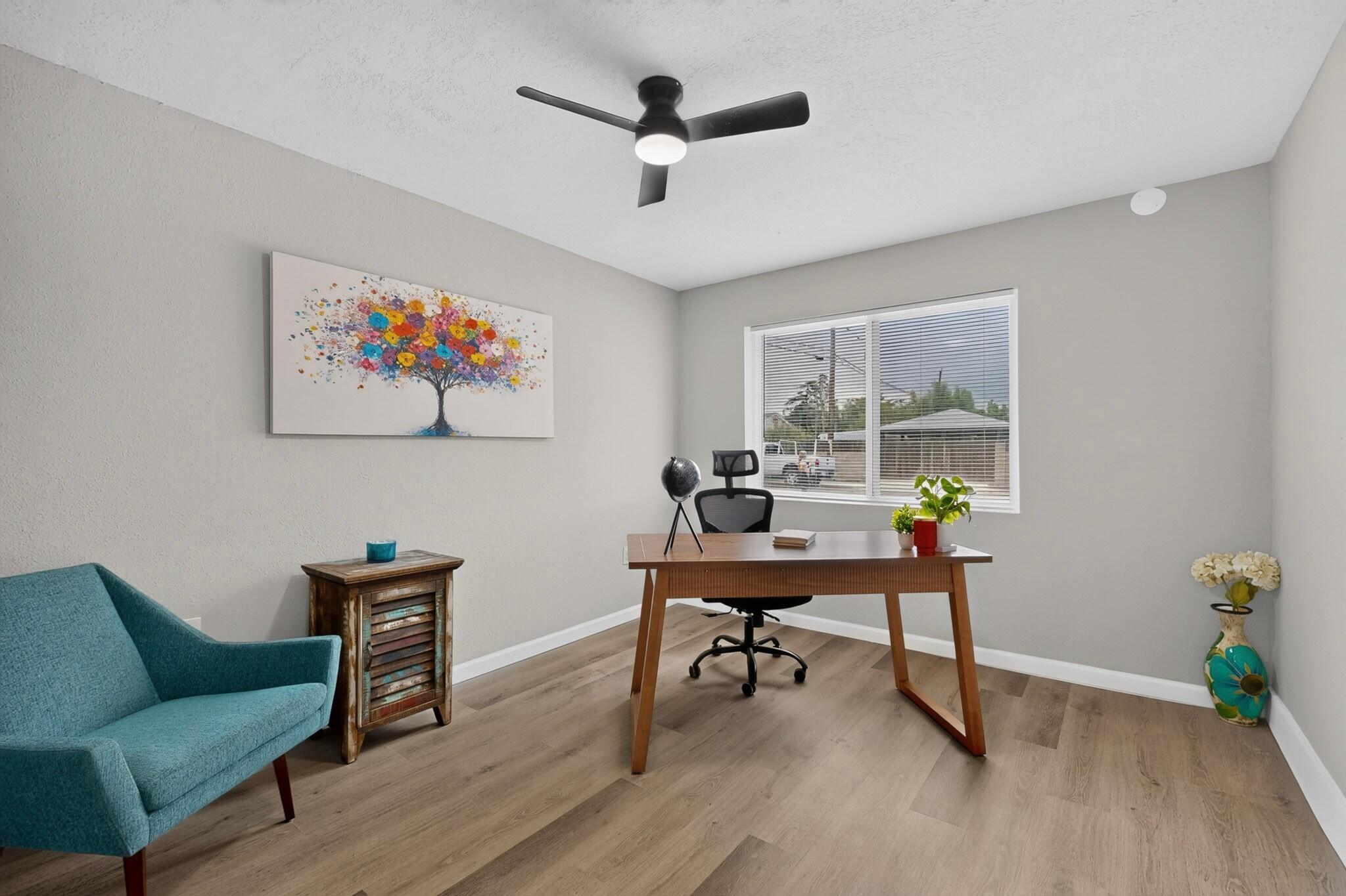 Photo 14 — 8803 Los Arboles Avenue NE