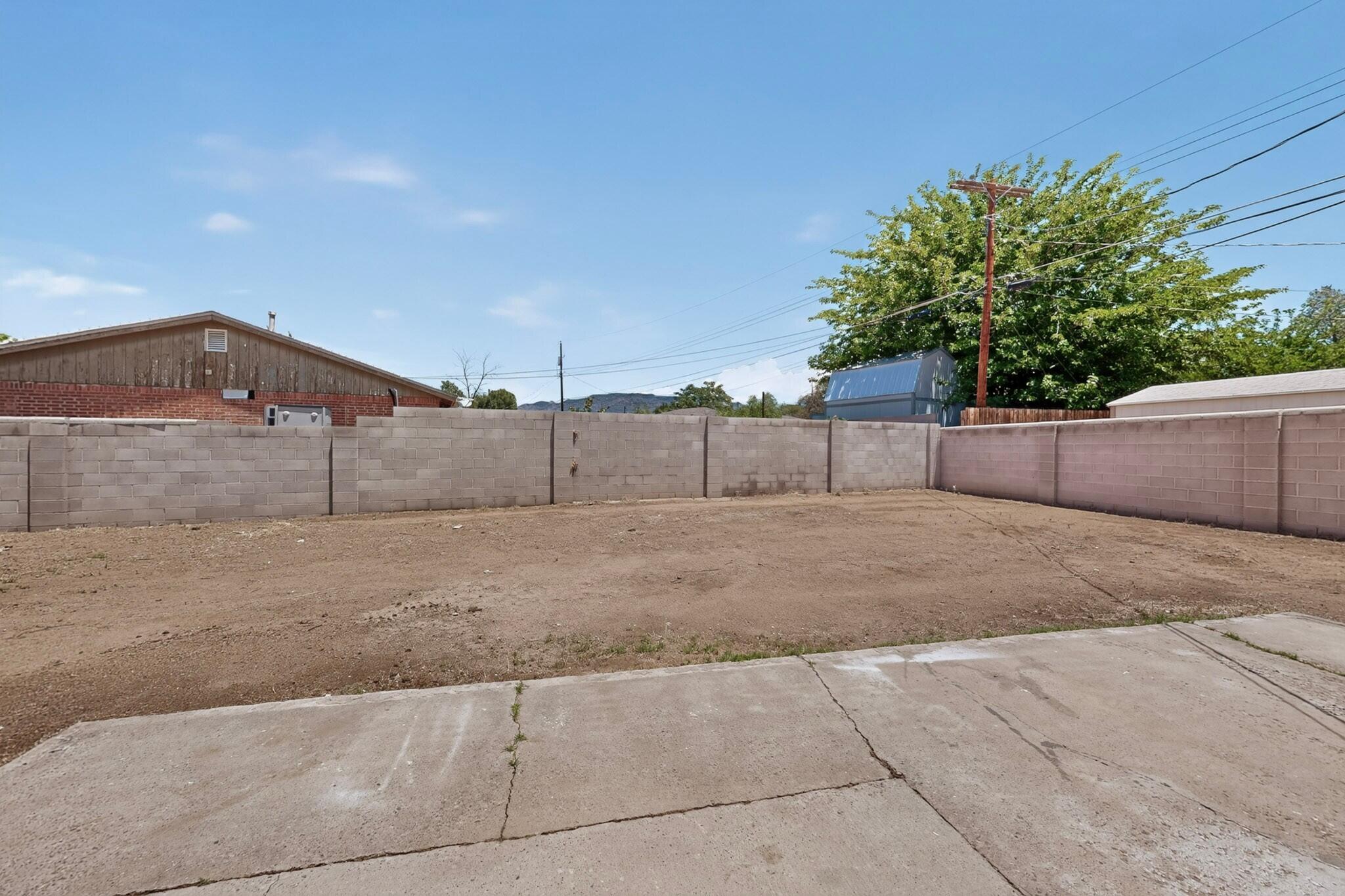 Photo 9 — 8803 Los Arboles Avenue NE