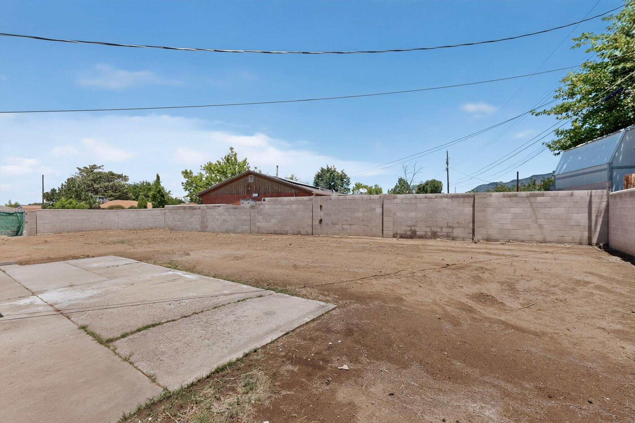 Photo 8 — 8803 Los Arboles Avenue NE