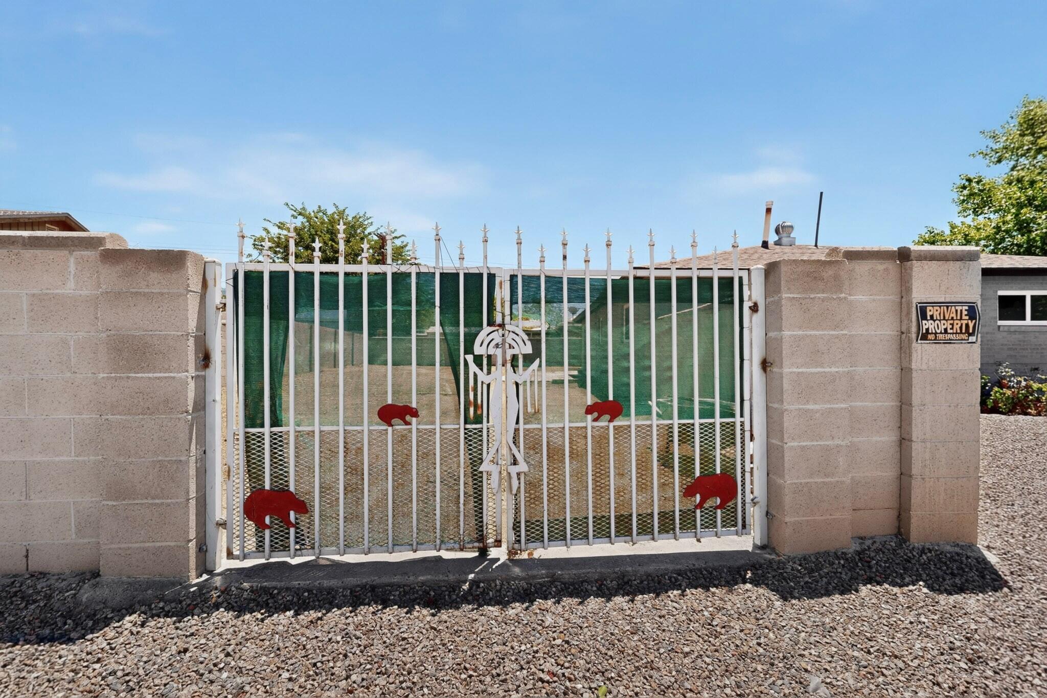 Photo 4 — 8803 Los Arboles Avenue NE