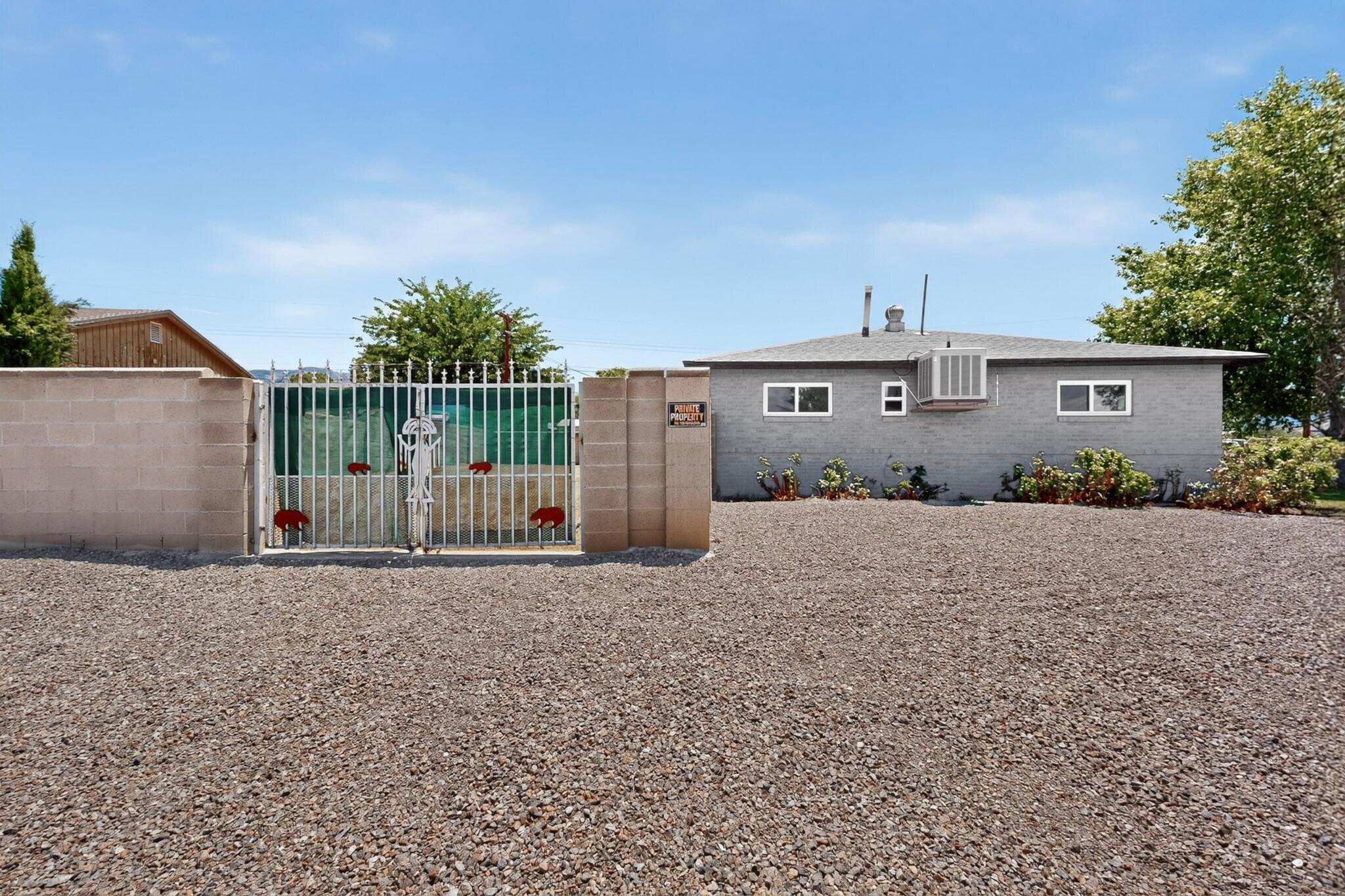Photo 3 — 8803 Los Arboles Avenue NE