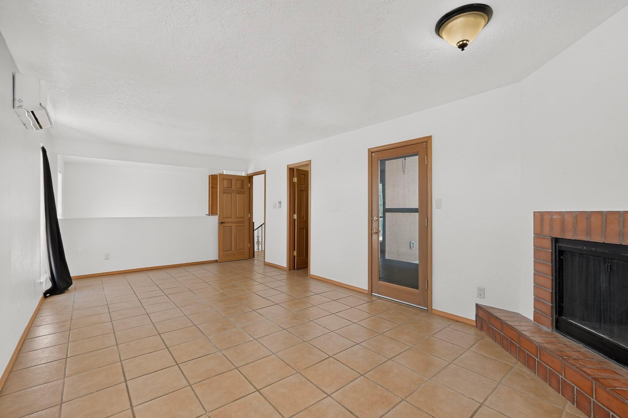Photo 18 — 9007 Hendrix Road NE