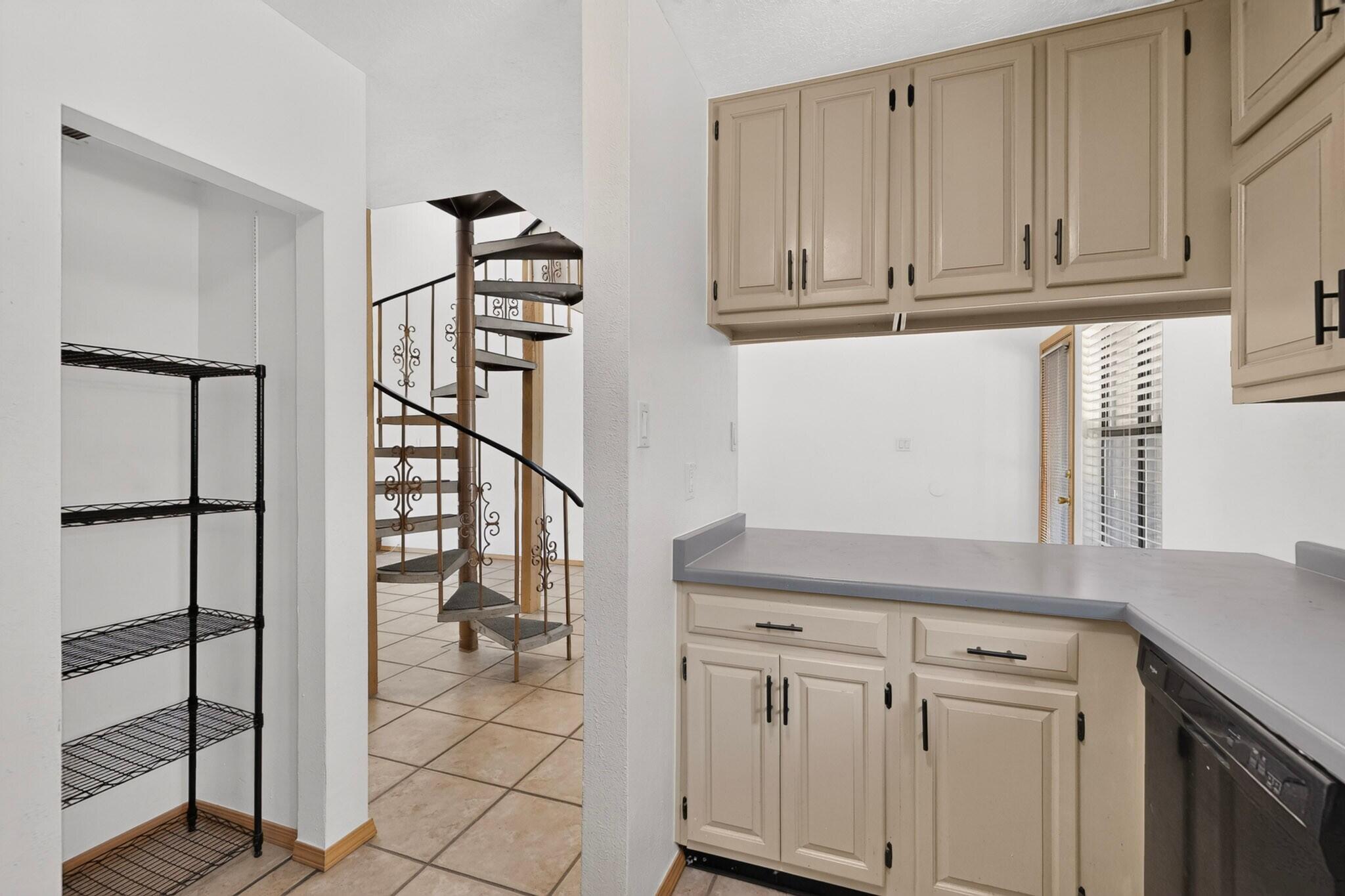 Photo 14 — 9007 Hendrix Road NE