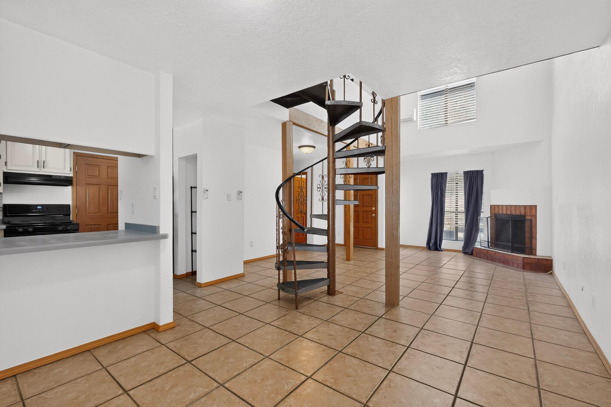Photo 8 — 9007 Hendrix Road NE