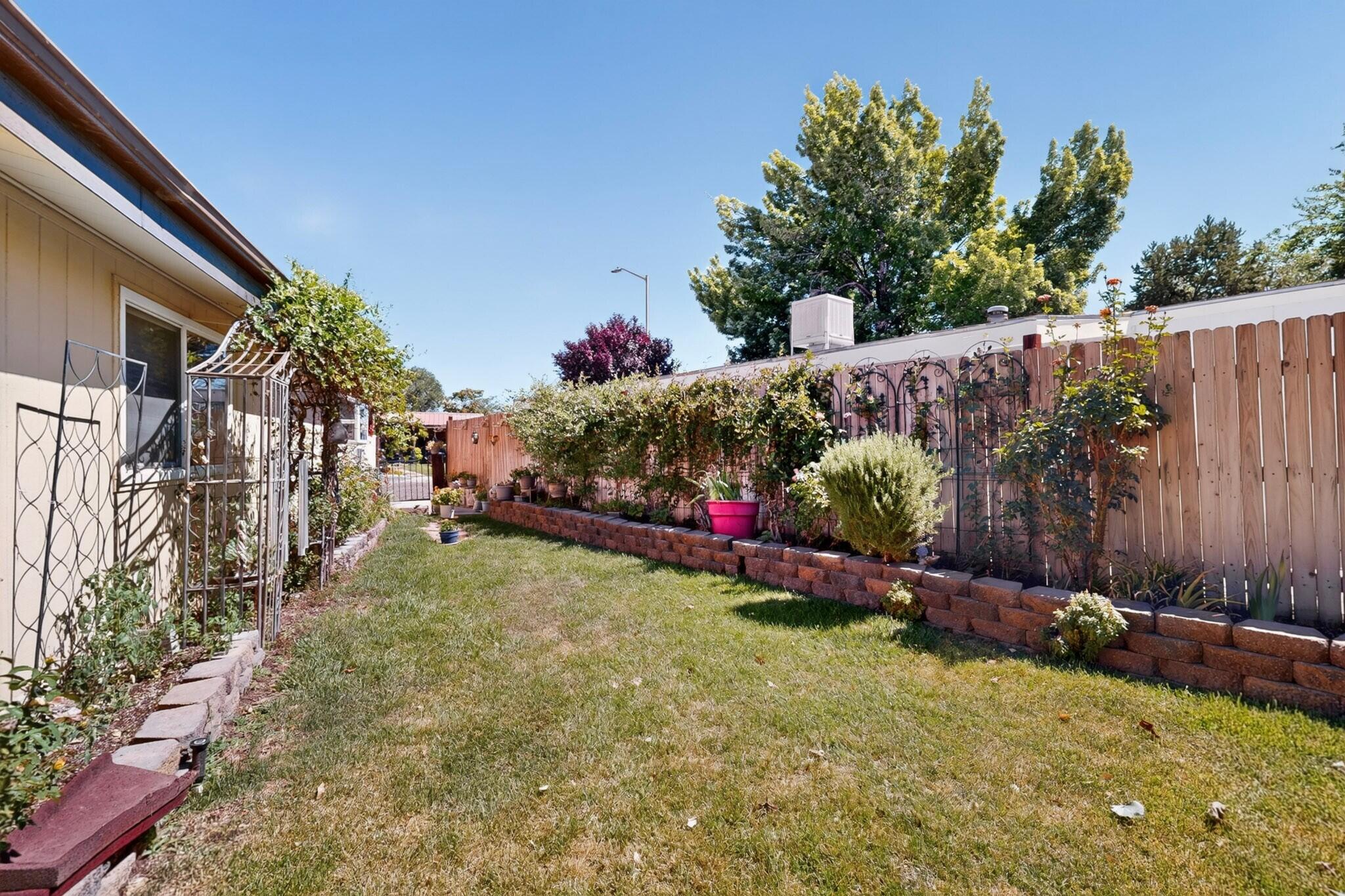 Photo 6 — 8512 Stream Street NE