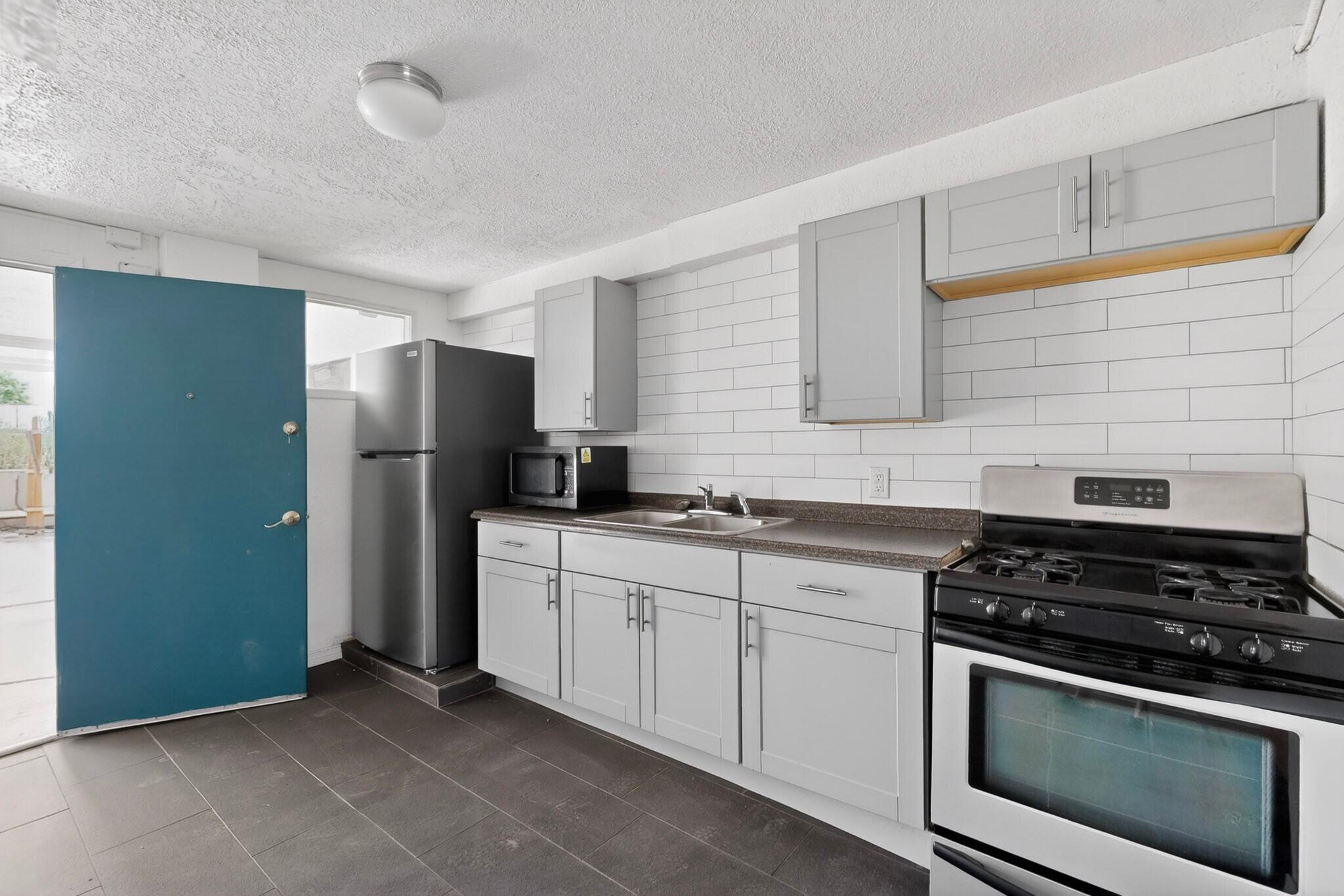 Photo 3 — 1007 21st Street NW