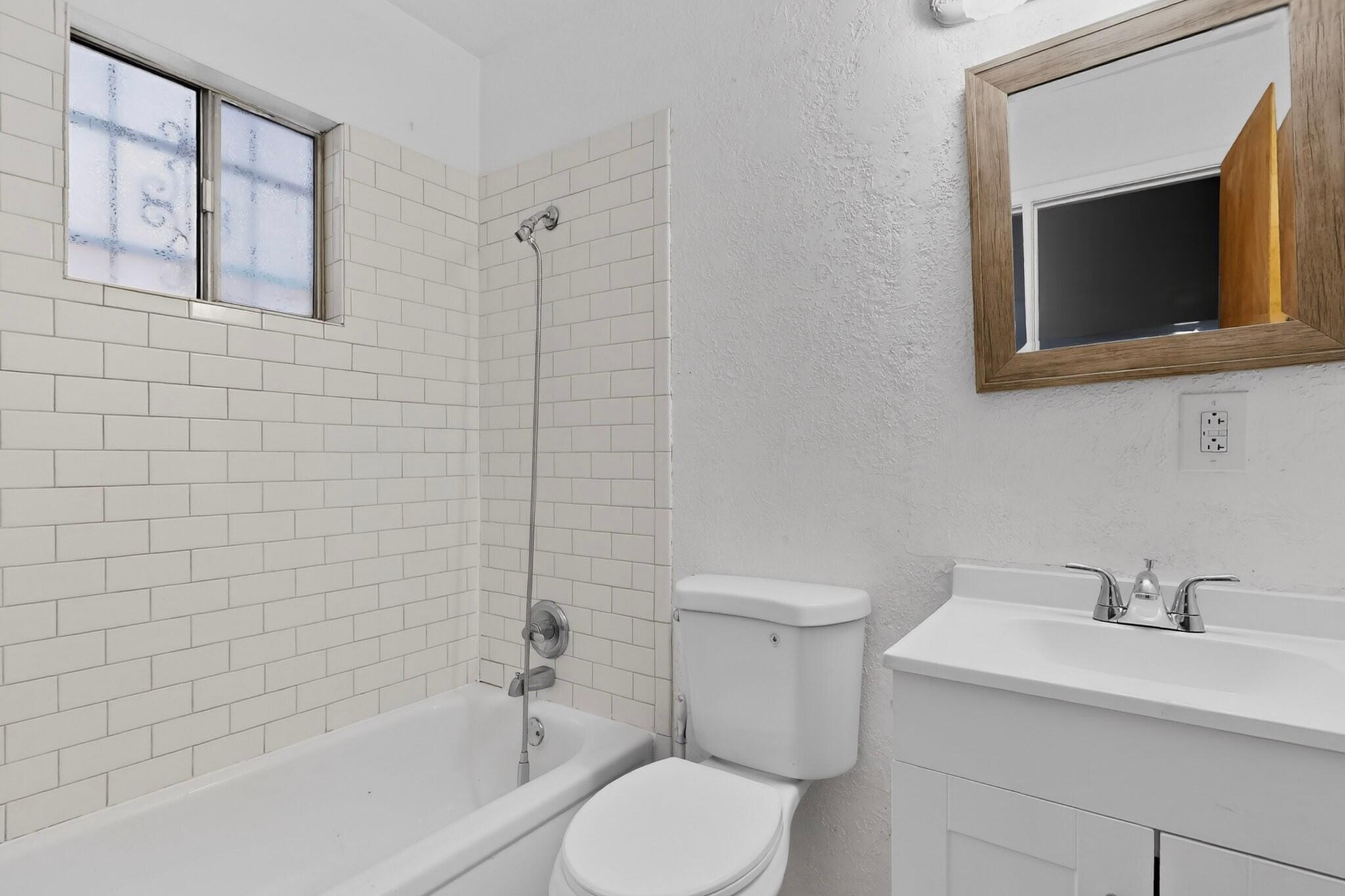 Photo 6 — 1007 21st Street NW