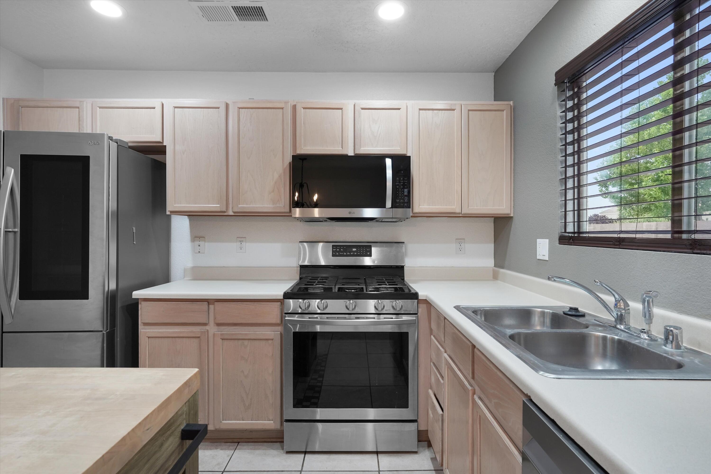 Photo 3 — 10823 Habanero Way SE