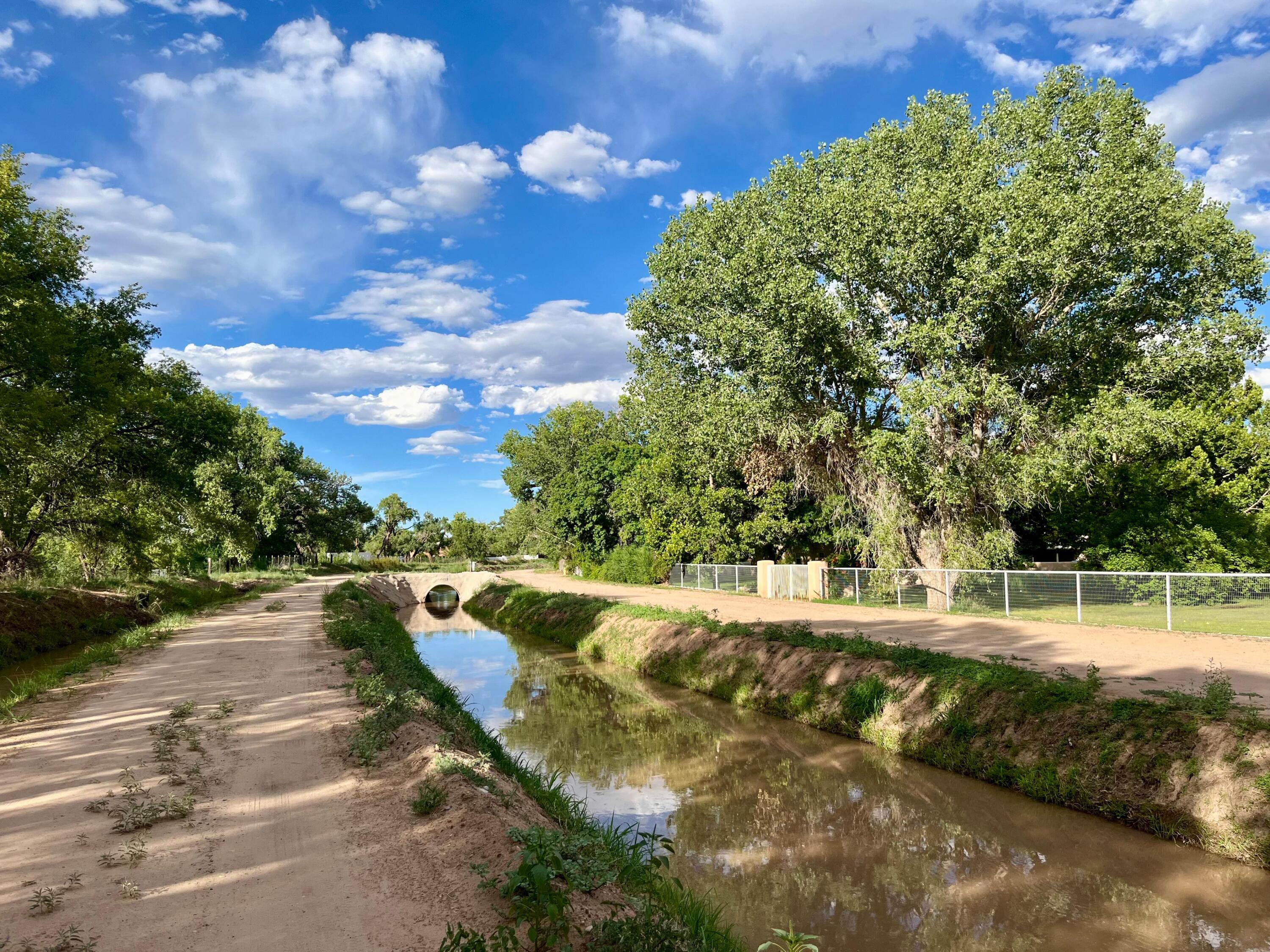 Photo 2 — 10029 Guadalupe Trail NW