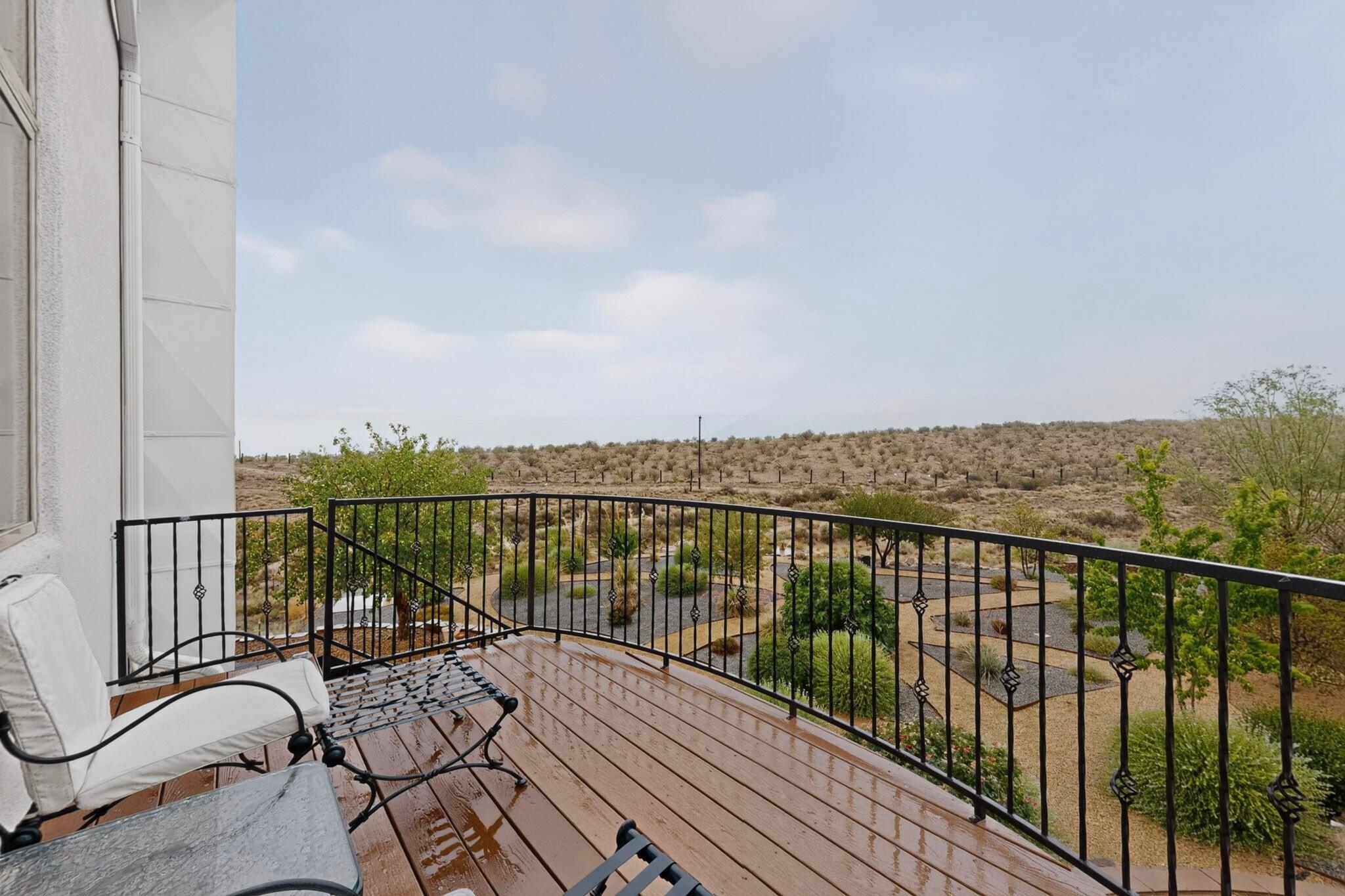 Photo 17 — 10901 Elena Drive NE