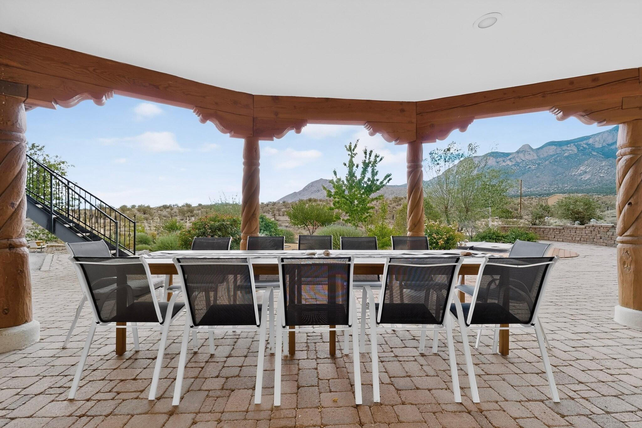 Photo 15 — 10901 Elena Drive NE