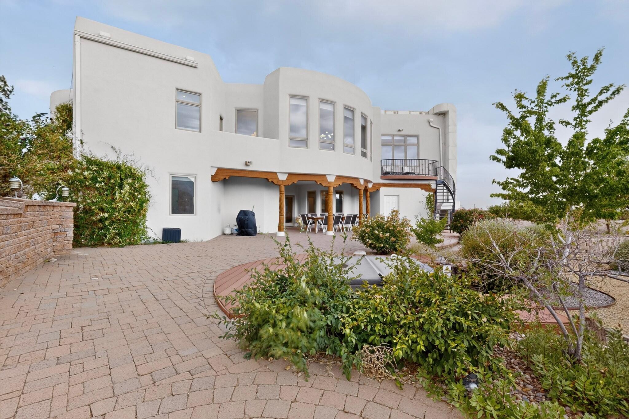 Photo 13 — 10901 Elena Drive NE