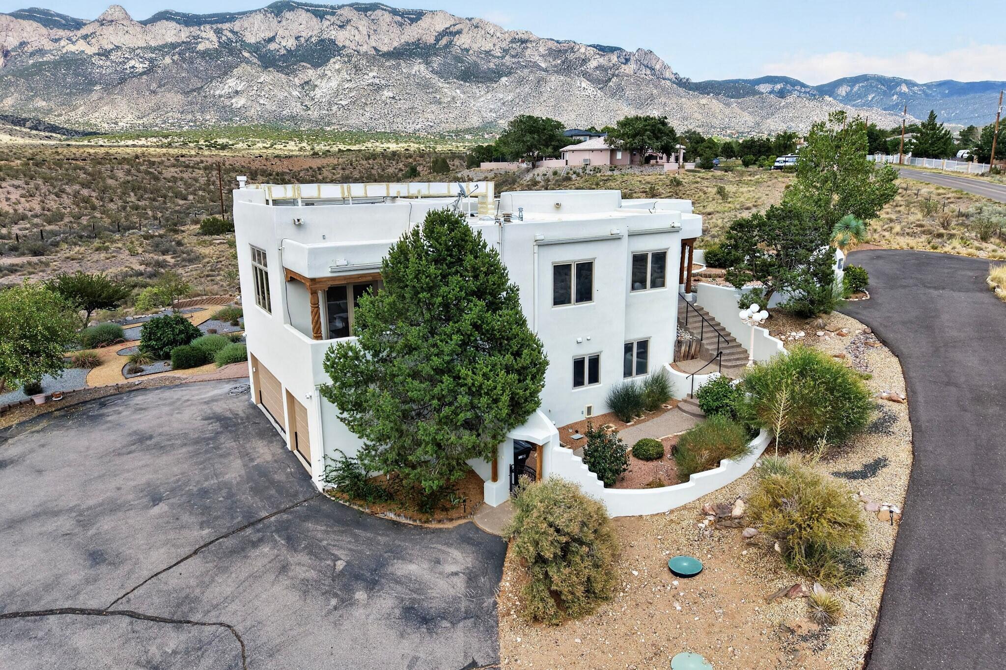 Photo 7 — 10901 Elena Drive NE