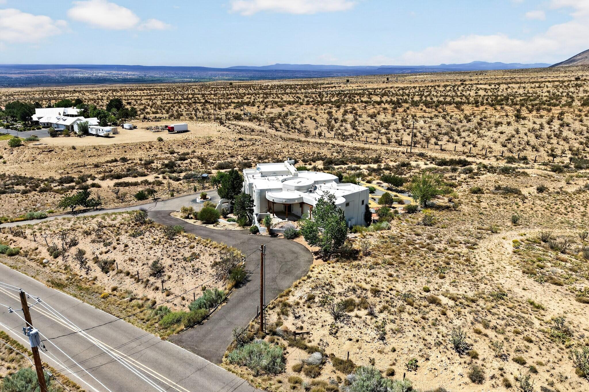 Photo 9 — 10901 Elena Drive NE