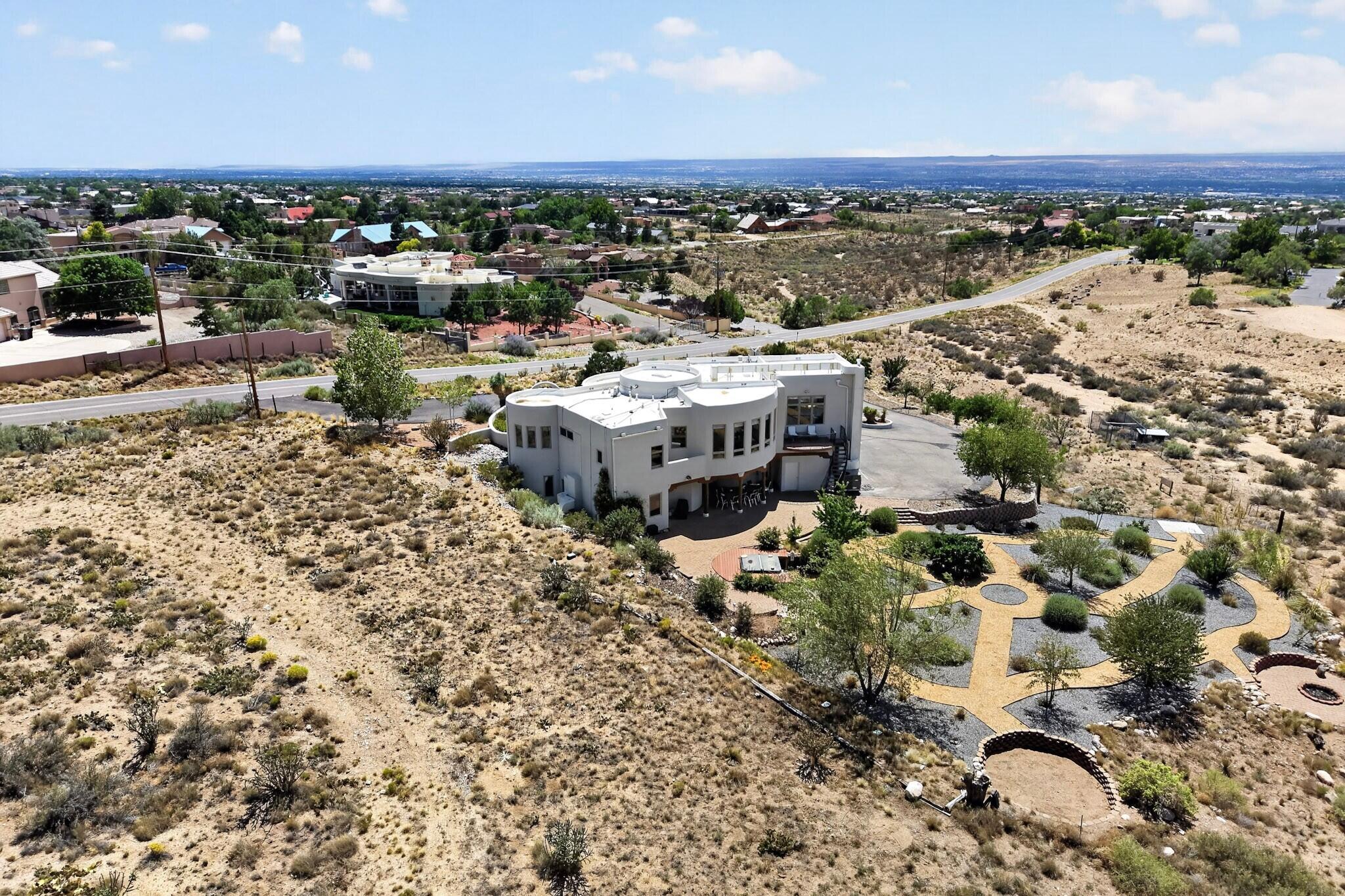 Photo 7 — 10901 Elena Drive NE