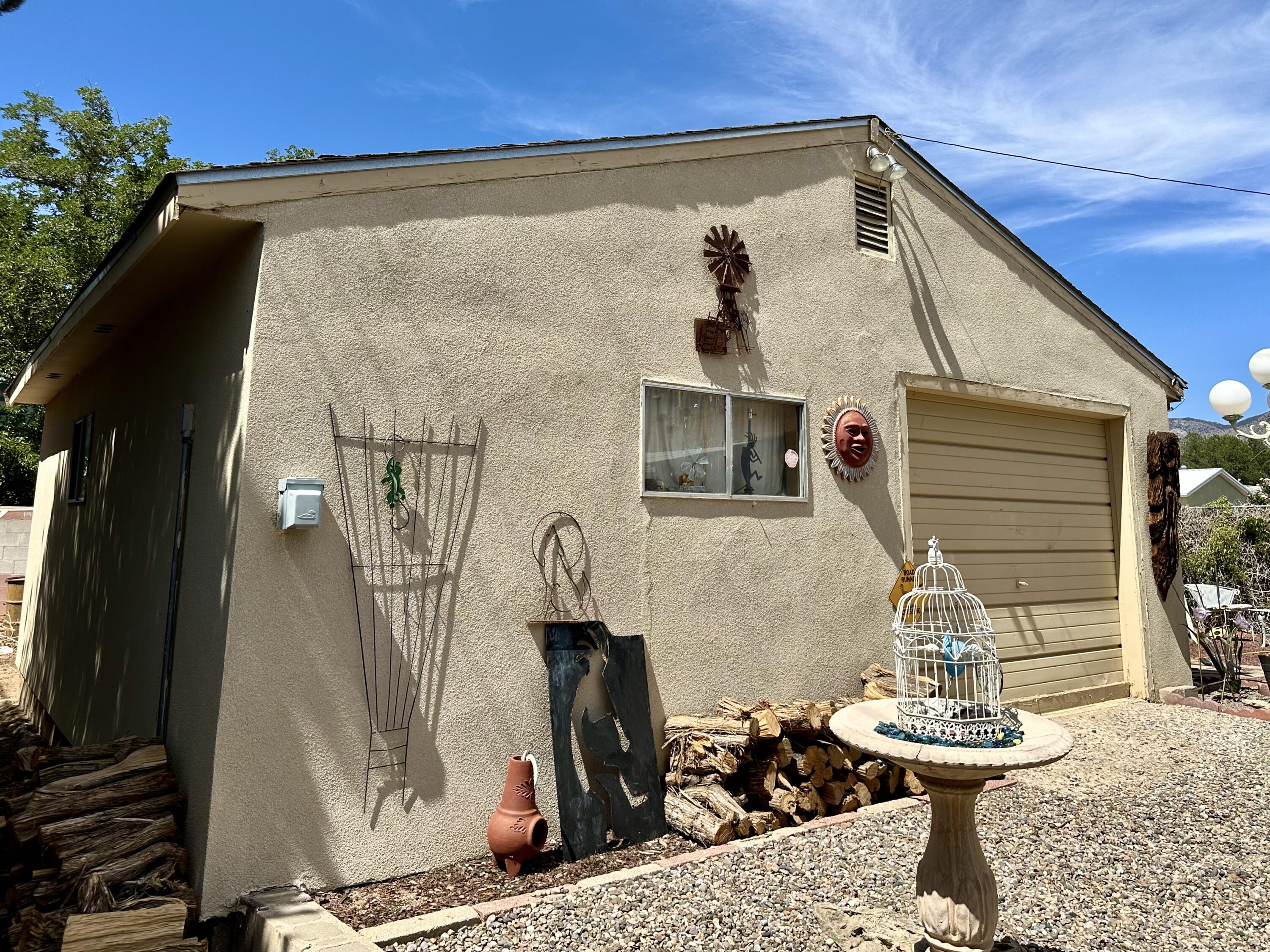 Photo 18 — 1527 Altez Street NE