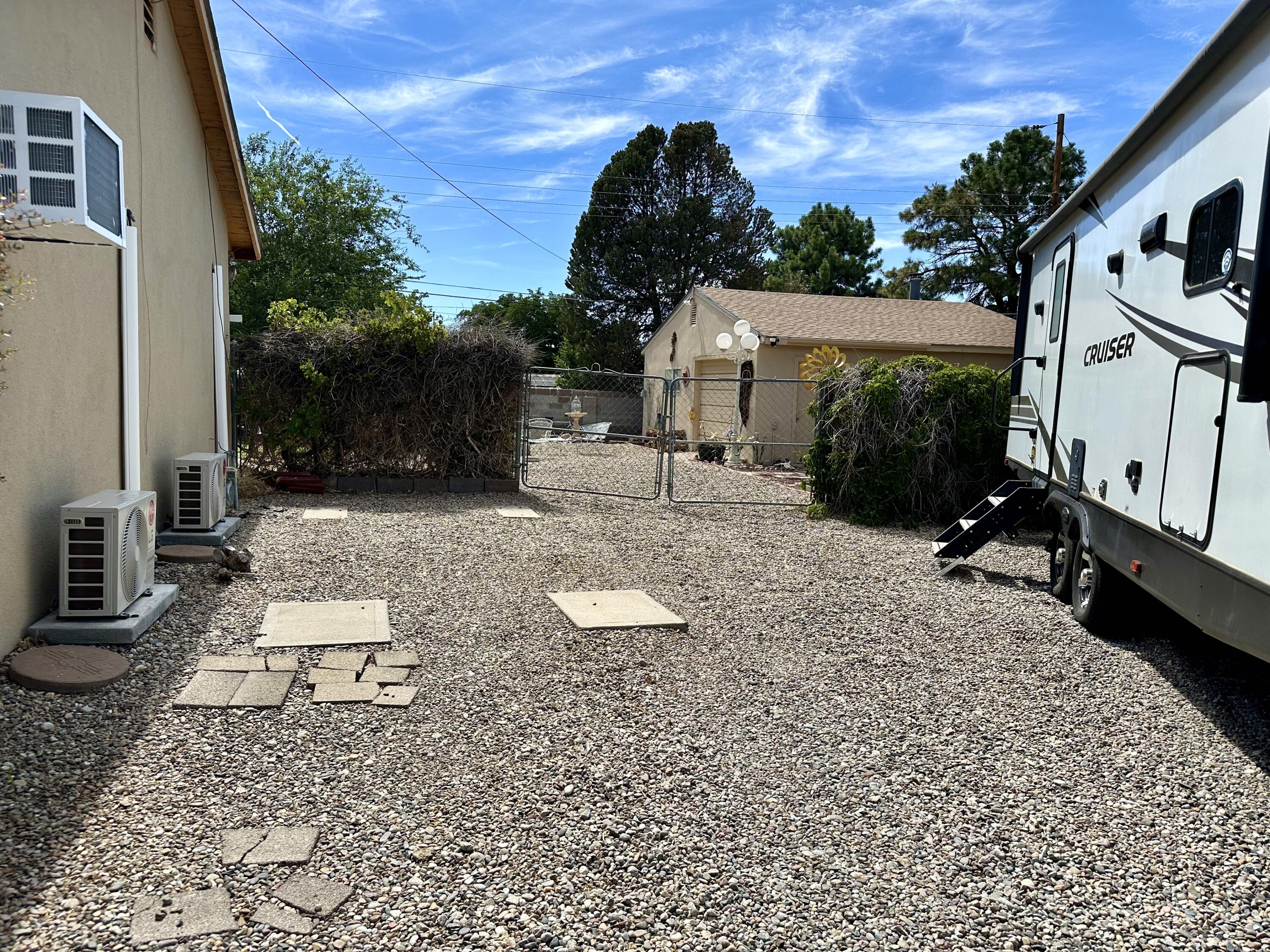 Photo 14 — 1527 Altez Street NE