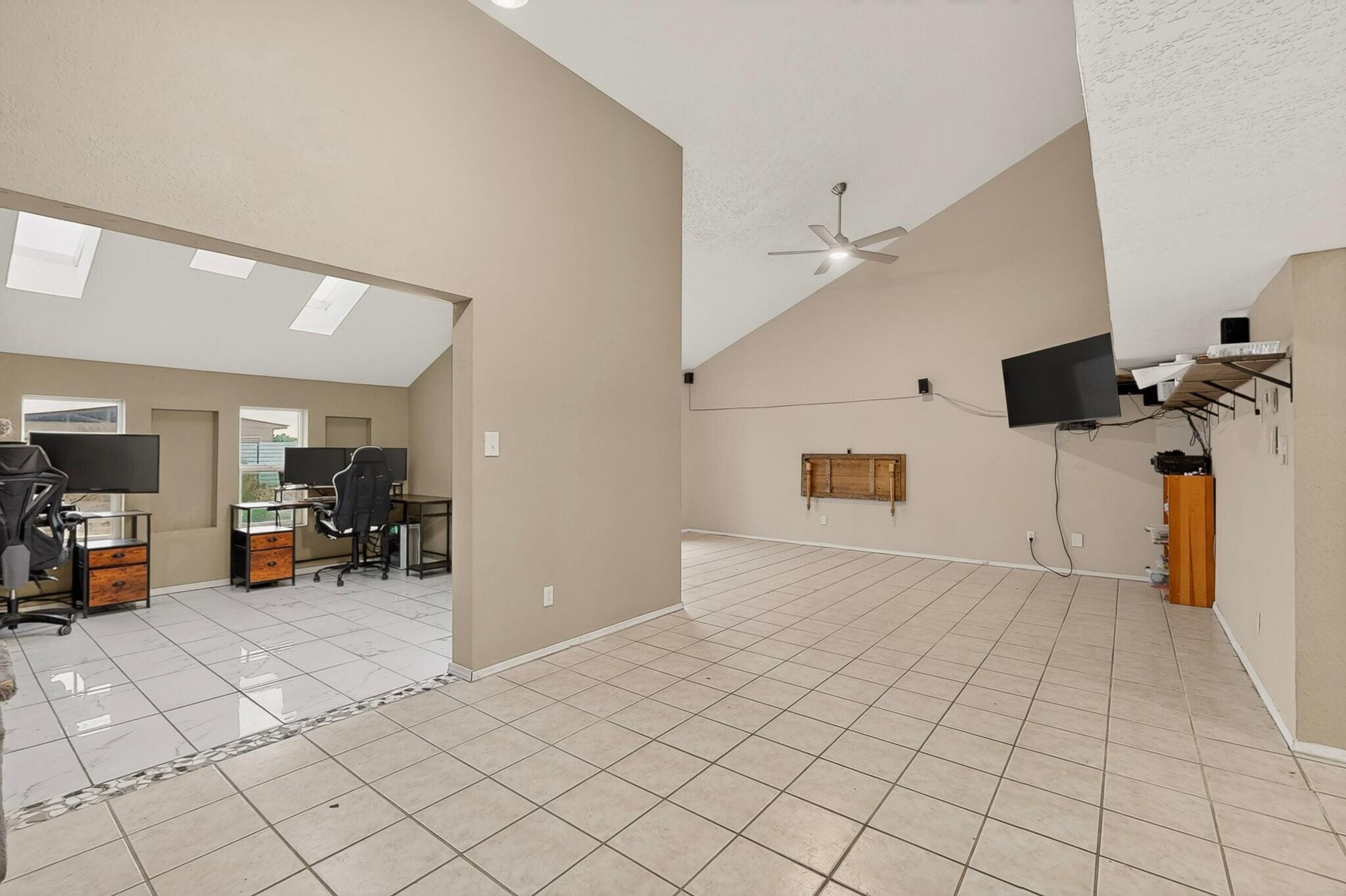 Photo 14 — 14 N Juan Road SW
