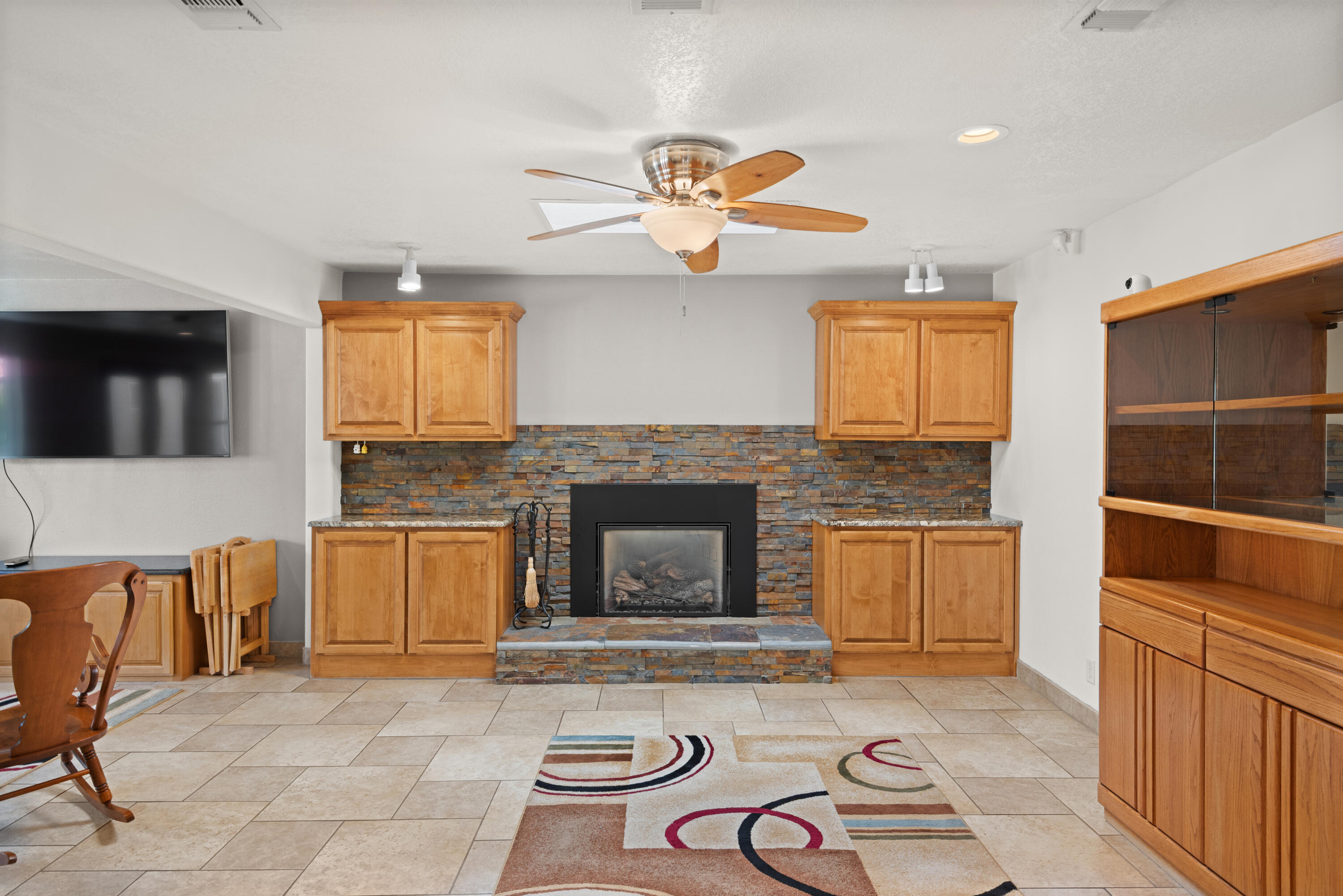 Photo 19 — 4705 Oahu Drive NE