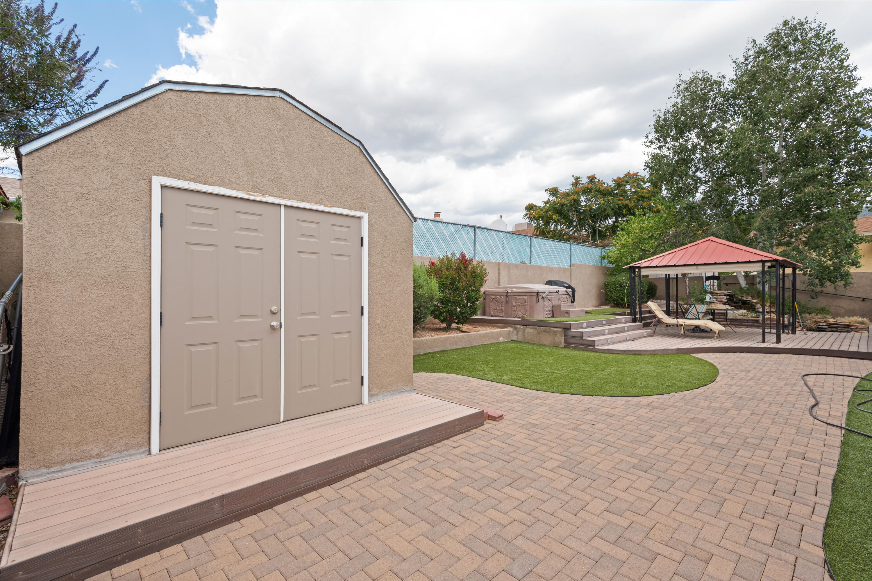 Photo 7 — 4705 Oahu Drive NE