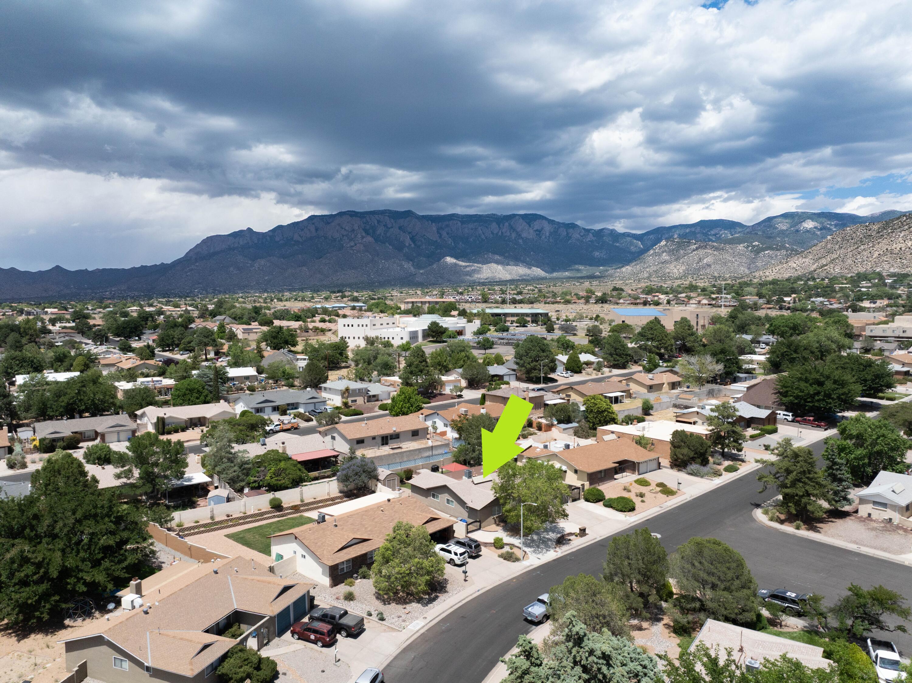 Photo 5 — 4705 Oahu Drive NE