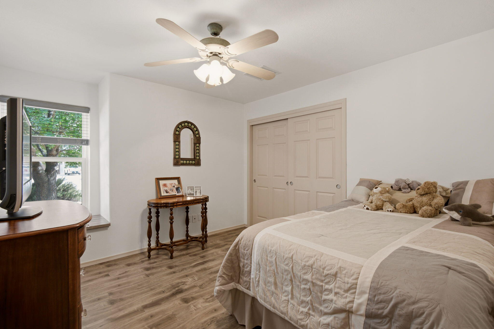Photo 17 — 2405 Flagstone Road NE