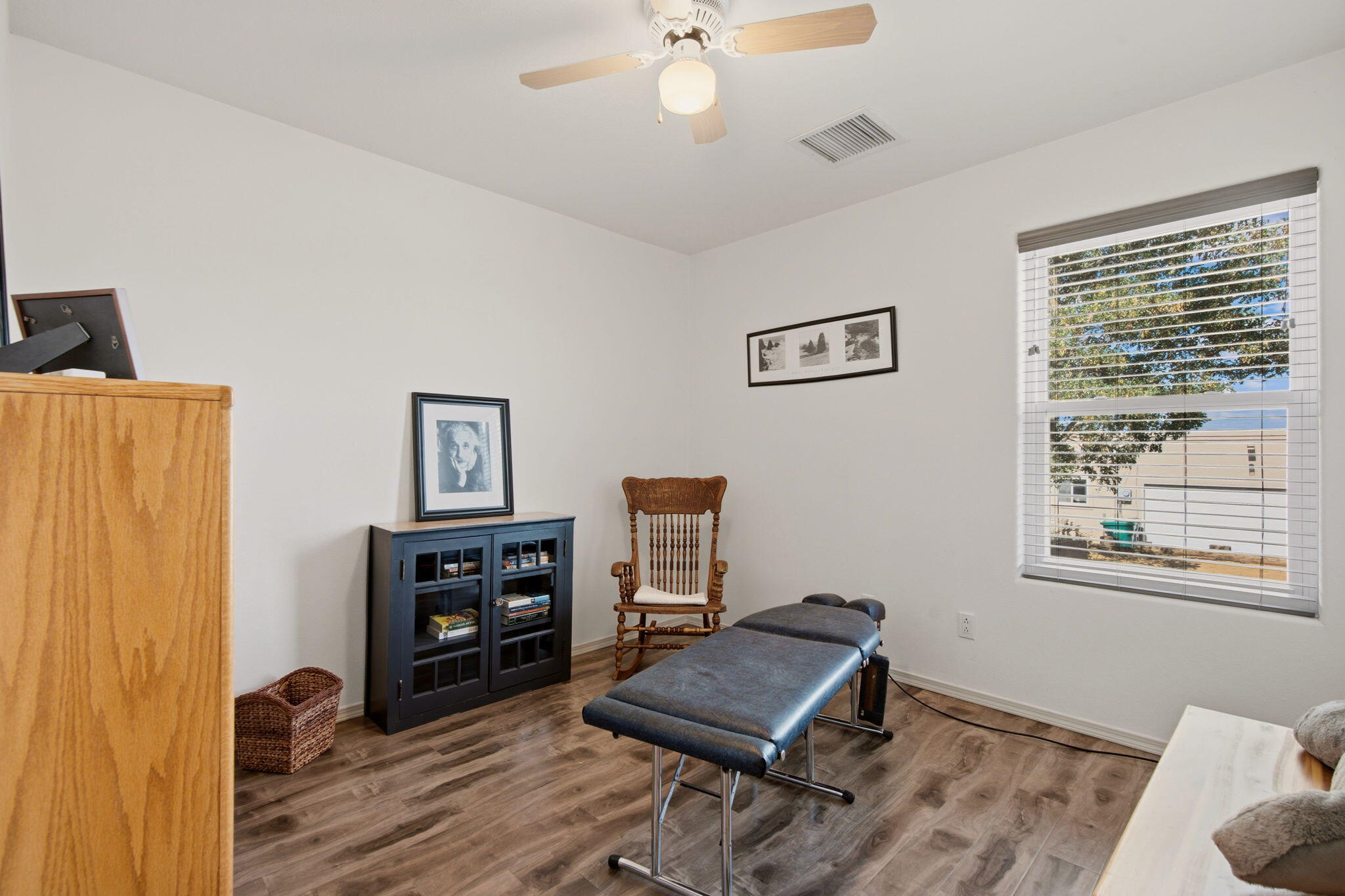 Photo 13 — 2405 Flagstone Road NE